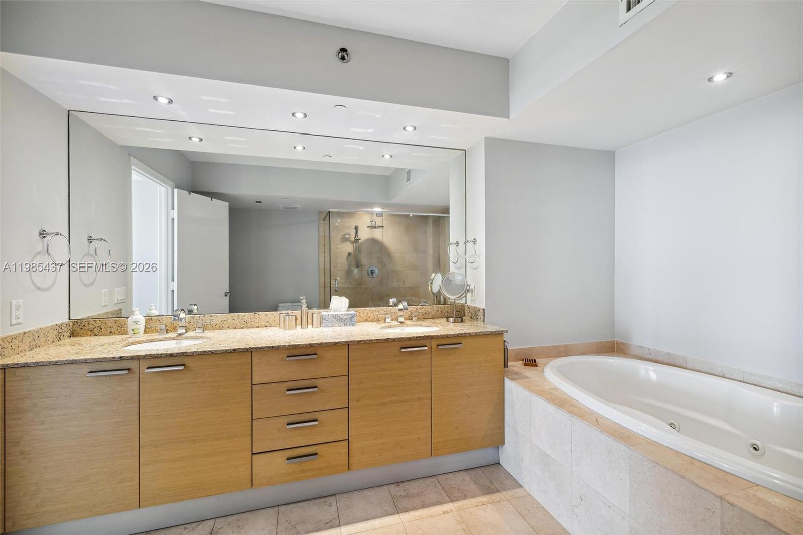 2703 3 / 3 1733 sq. ft. $ 2026-03-18 0 Photo