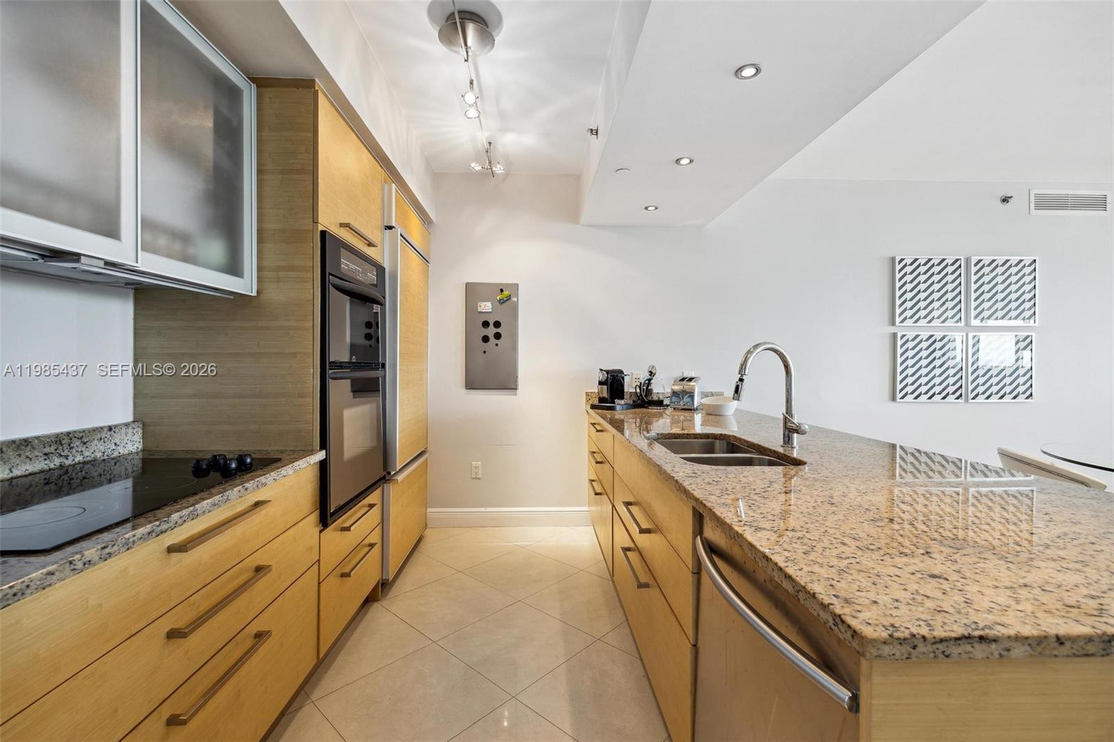 2703 3 / 3 1733 sq. ft. $ 2026-03-18 0 Photo