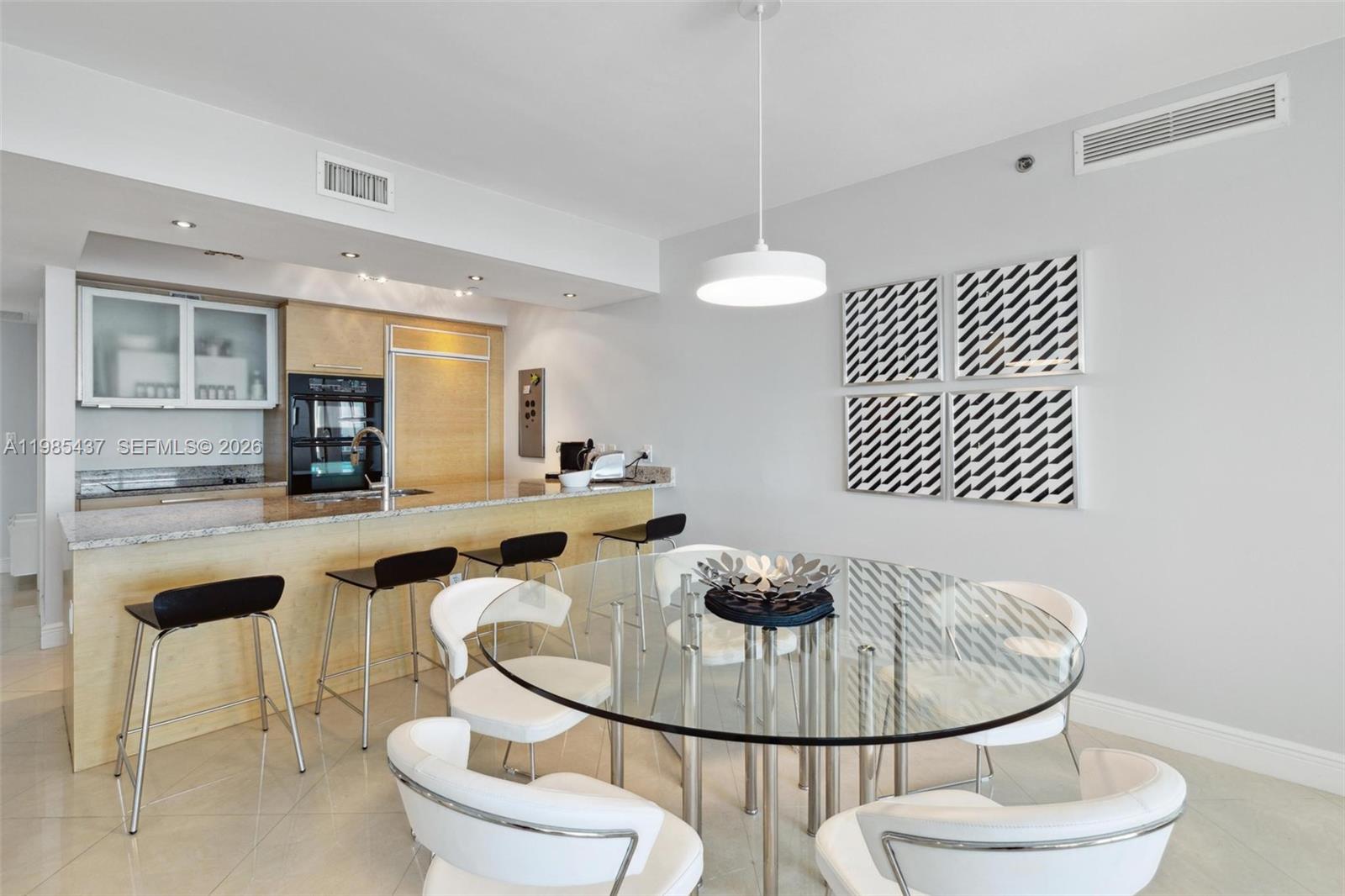 2703 3 / 3 1733 sq. ft. $ 2026-03-18 0 Photo