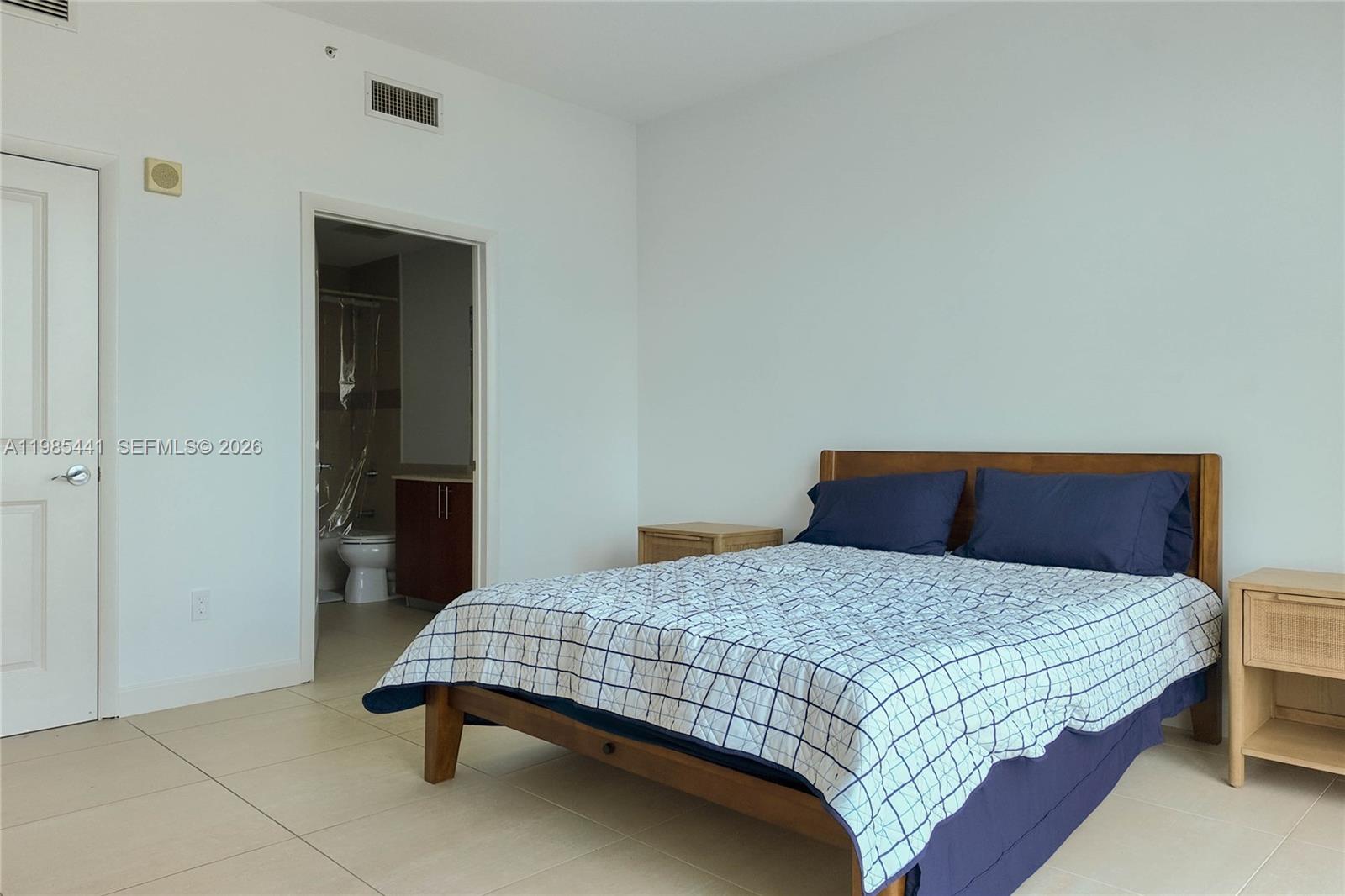 Photo of 1945 Ocean Dr  #1114, Hallandale Beach, Florida, 33009 - 