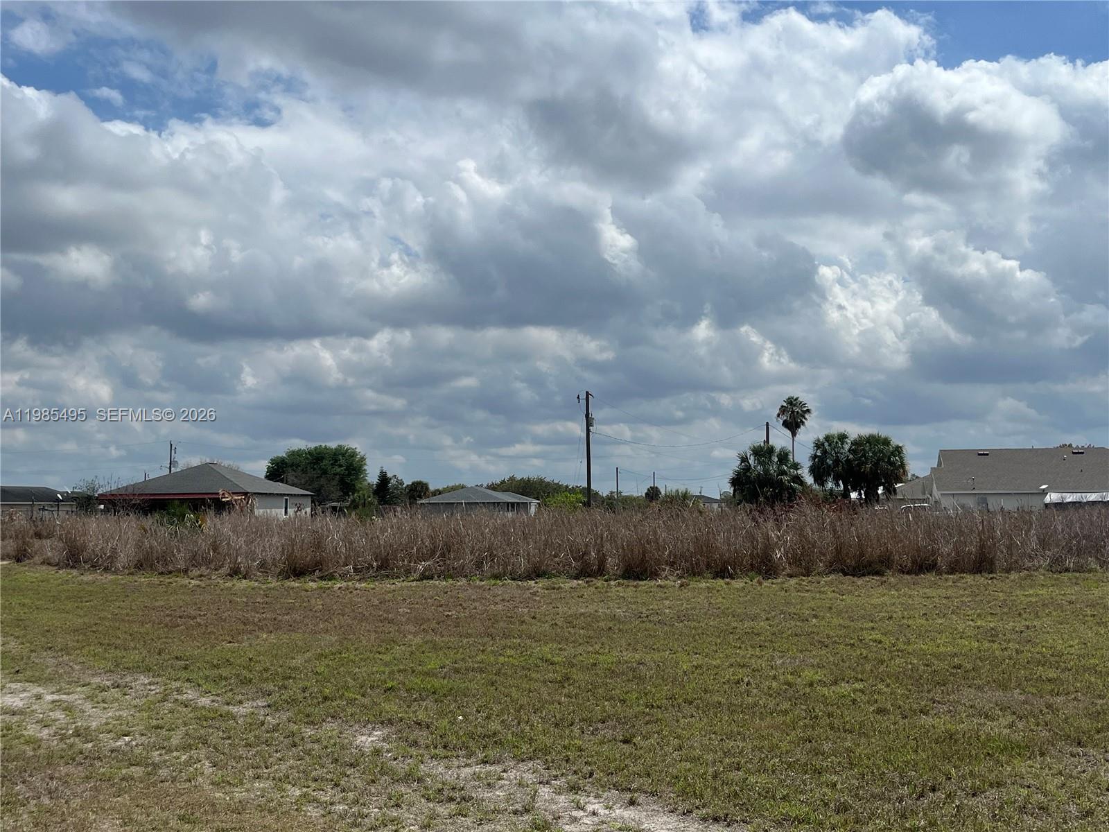   /   кв.футов $ 2026-03-18 0 Фото