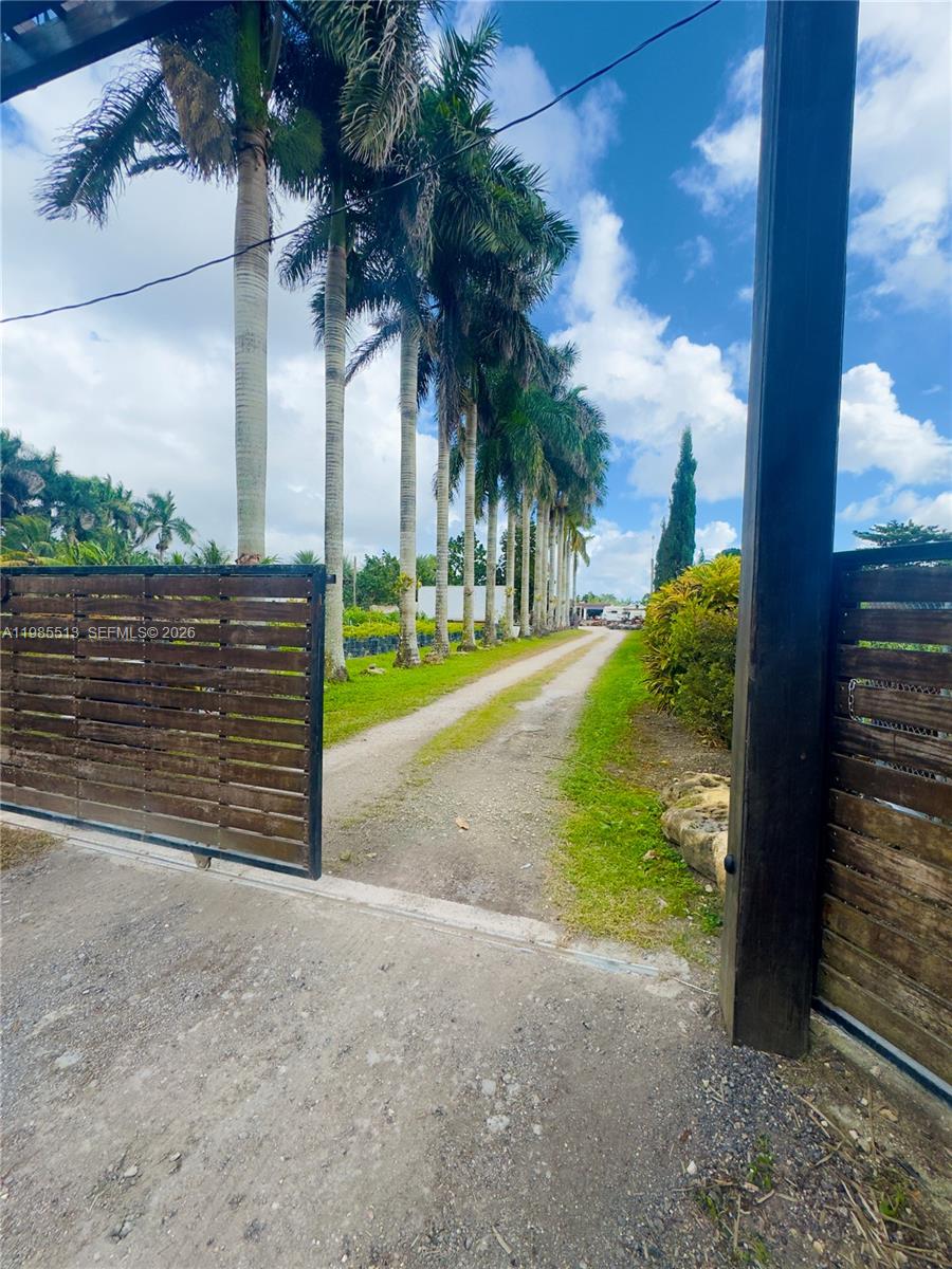   /   sq. ft. $ 2026-03-18 0 foto