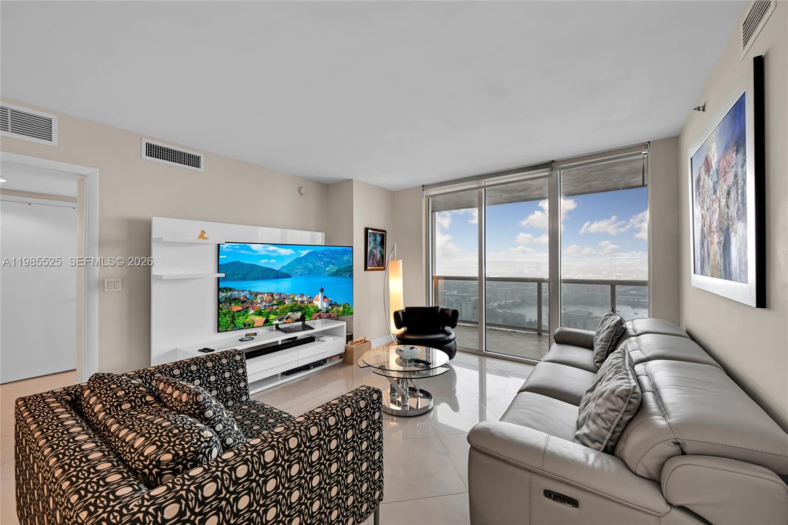 3908 3 / 3 1571 sq. ft. $ 2026-03-18 0 Photo
