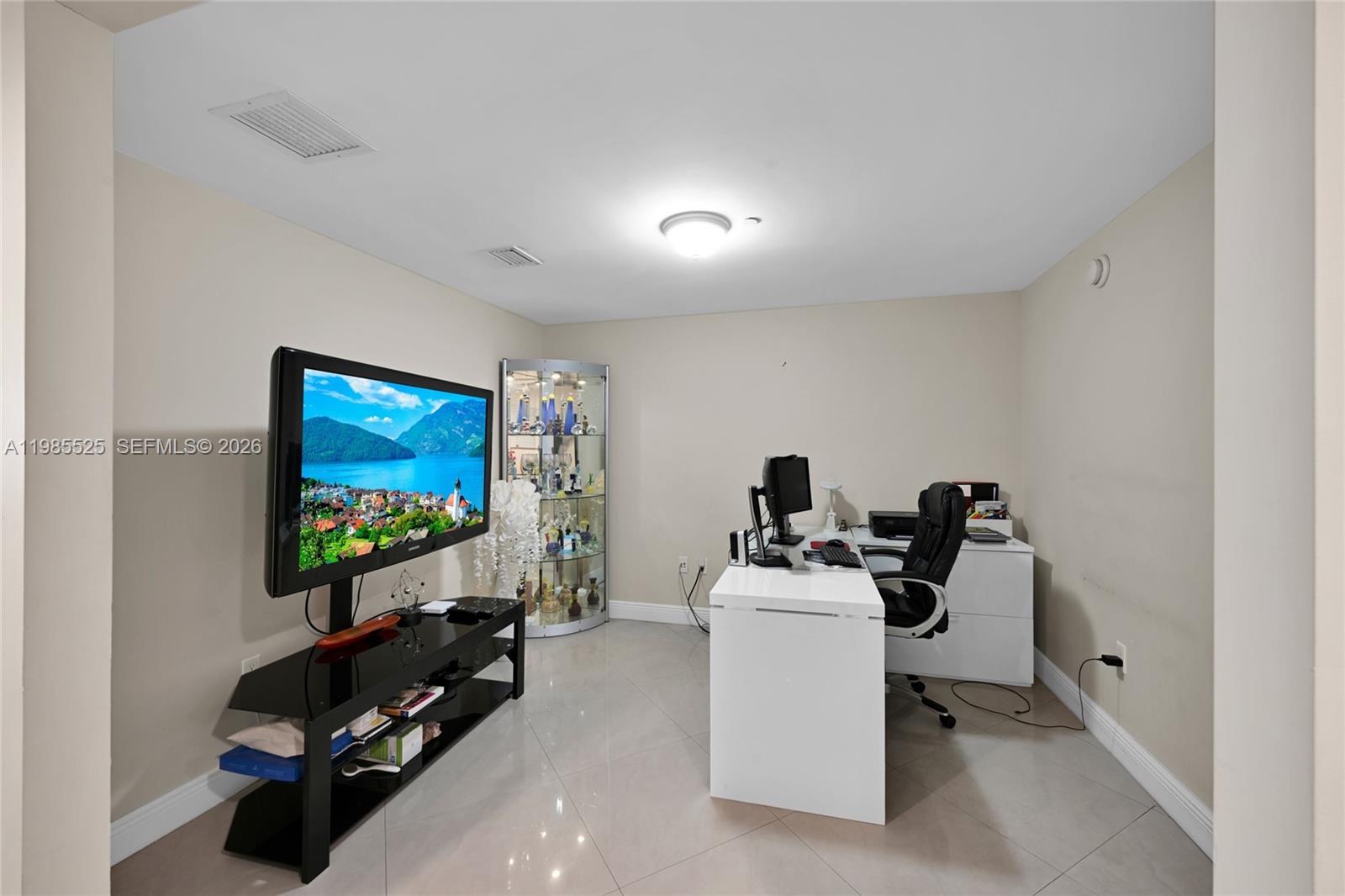 3908 3 / 3 1571 sq. ft. $ 2026-03-18 0 Photo