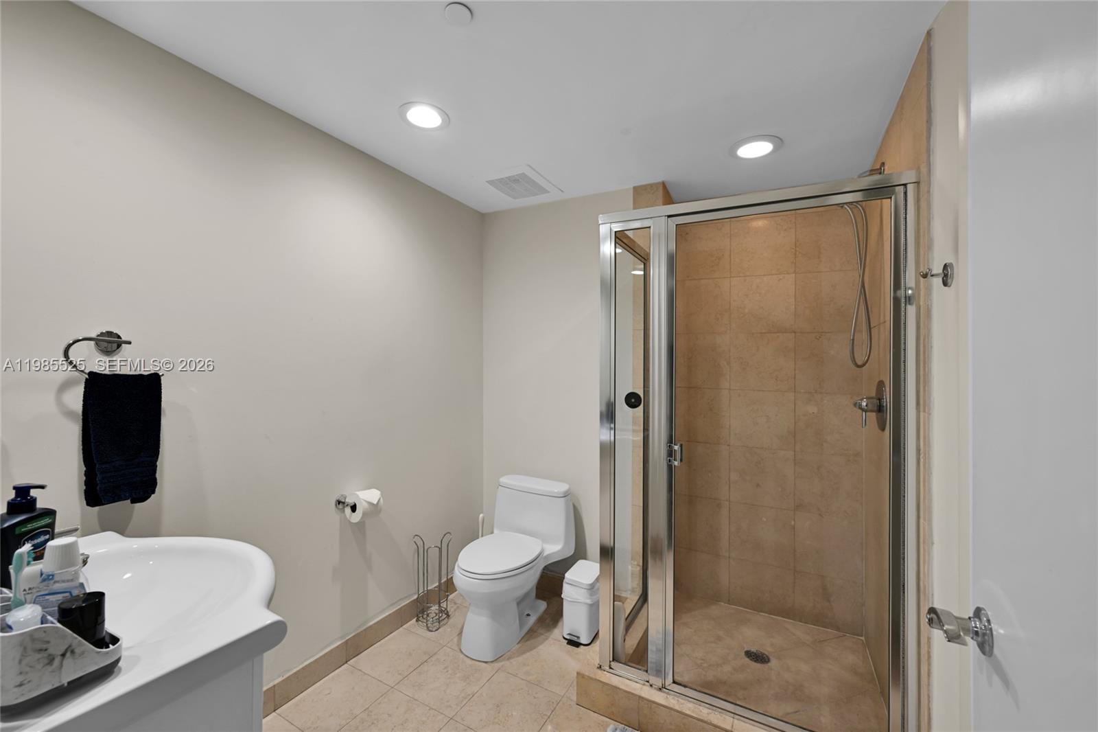 3908 3 / 3 1571 sq. ft. $ 2026-03-18 0 Photo