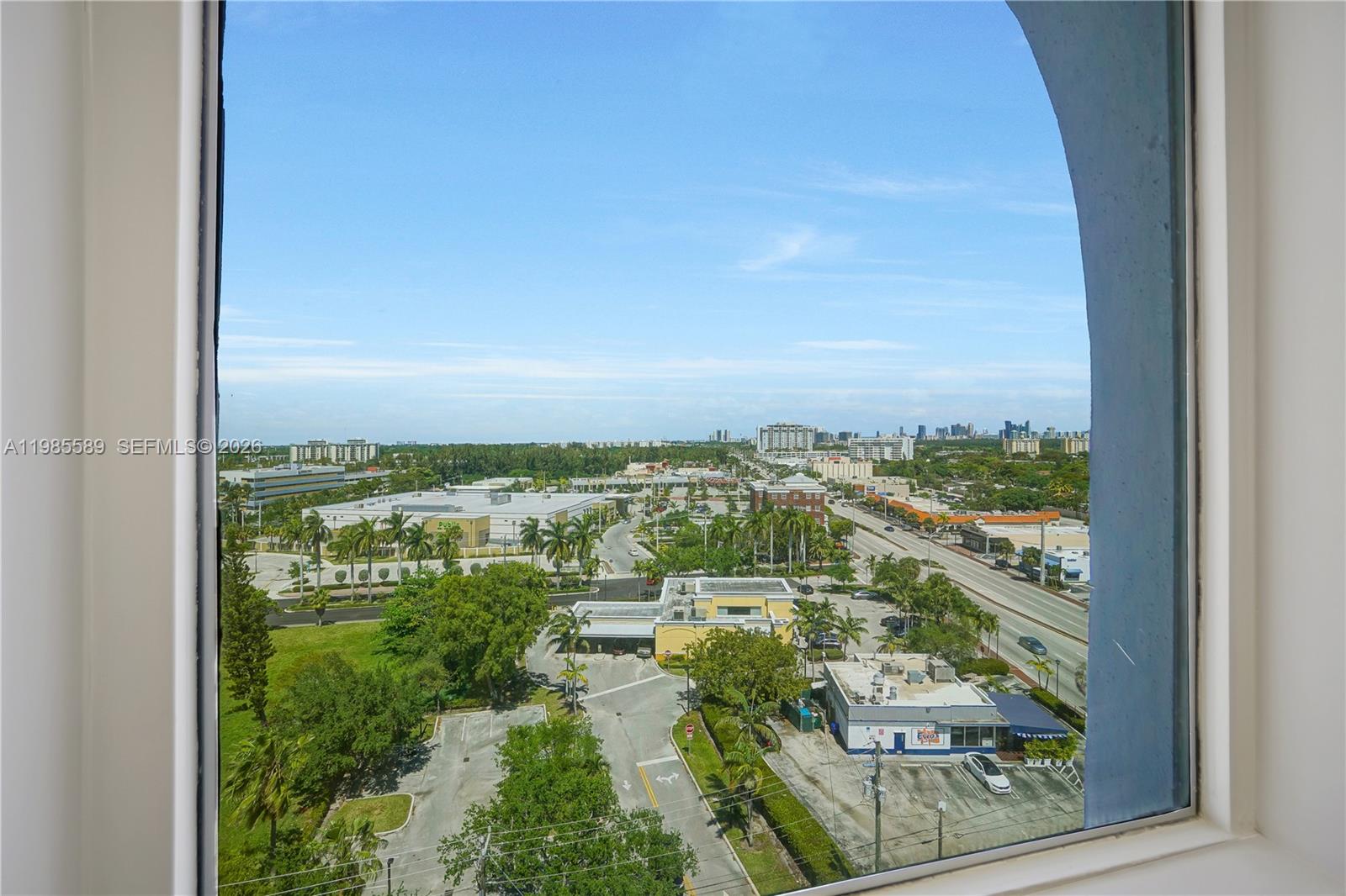 902  /   кв.футов $ 2026-03-18 0 Фото