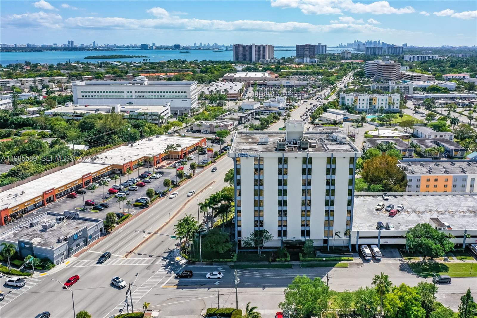 902  /   кв.футов $ 2026-03-18 0 Фото