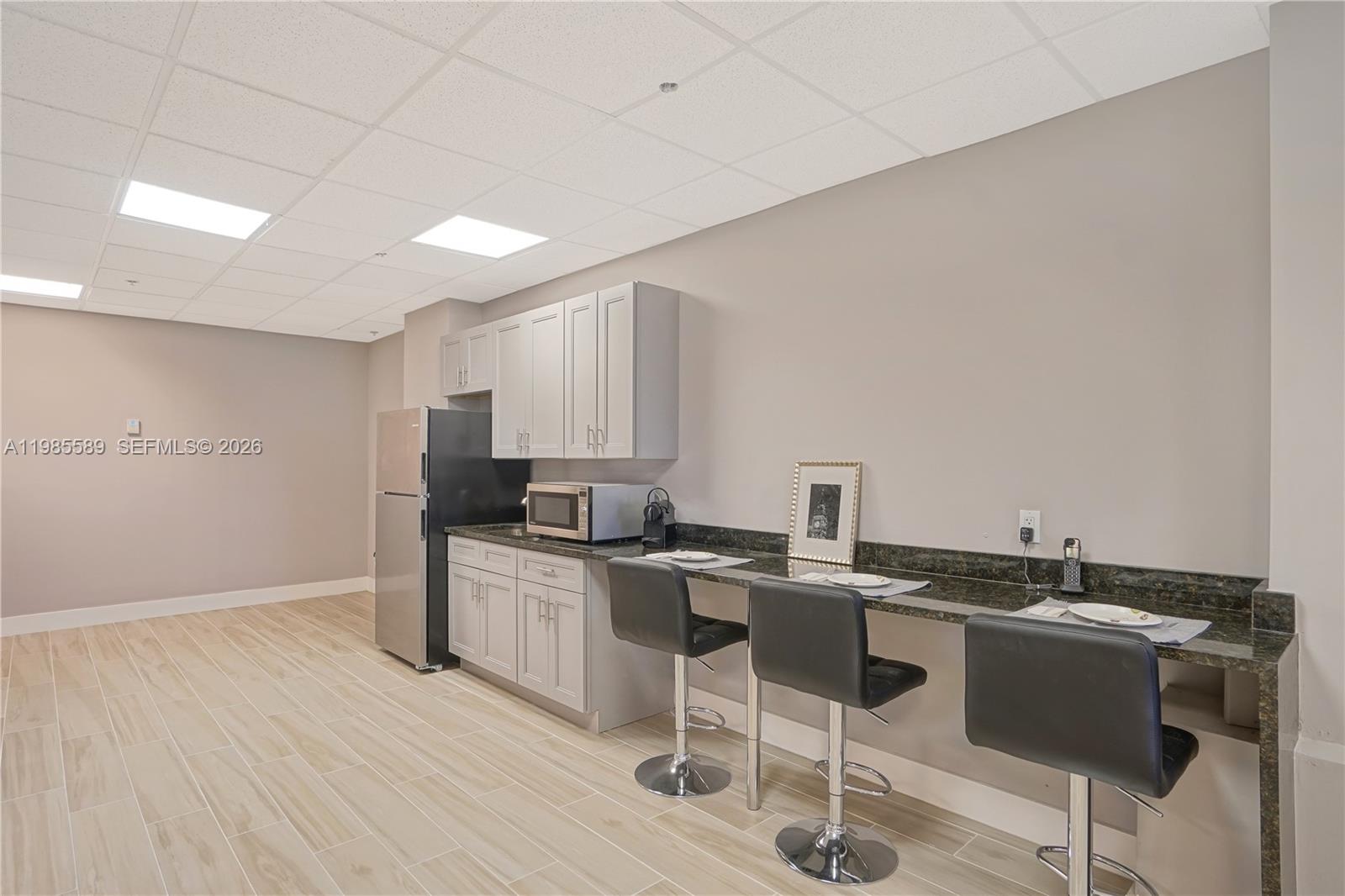 902  /   кв.футов $ 2026-03-18 0 Фото