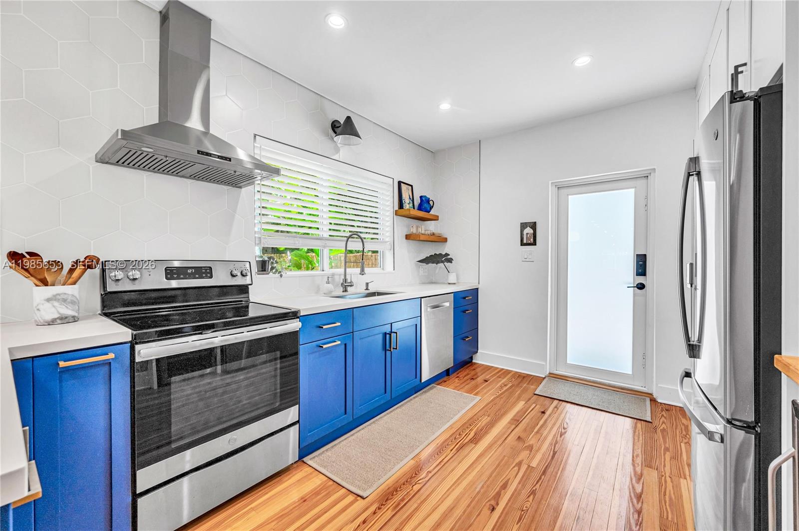   /  2736 кв.футов $ 2026-03-19 0 Фото