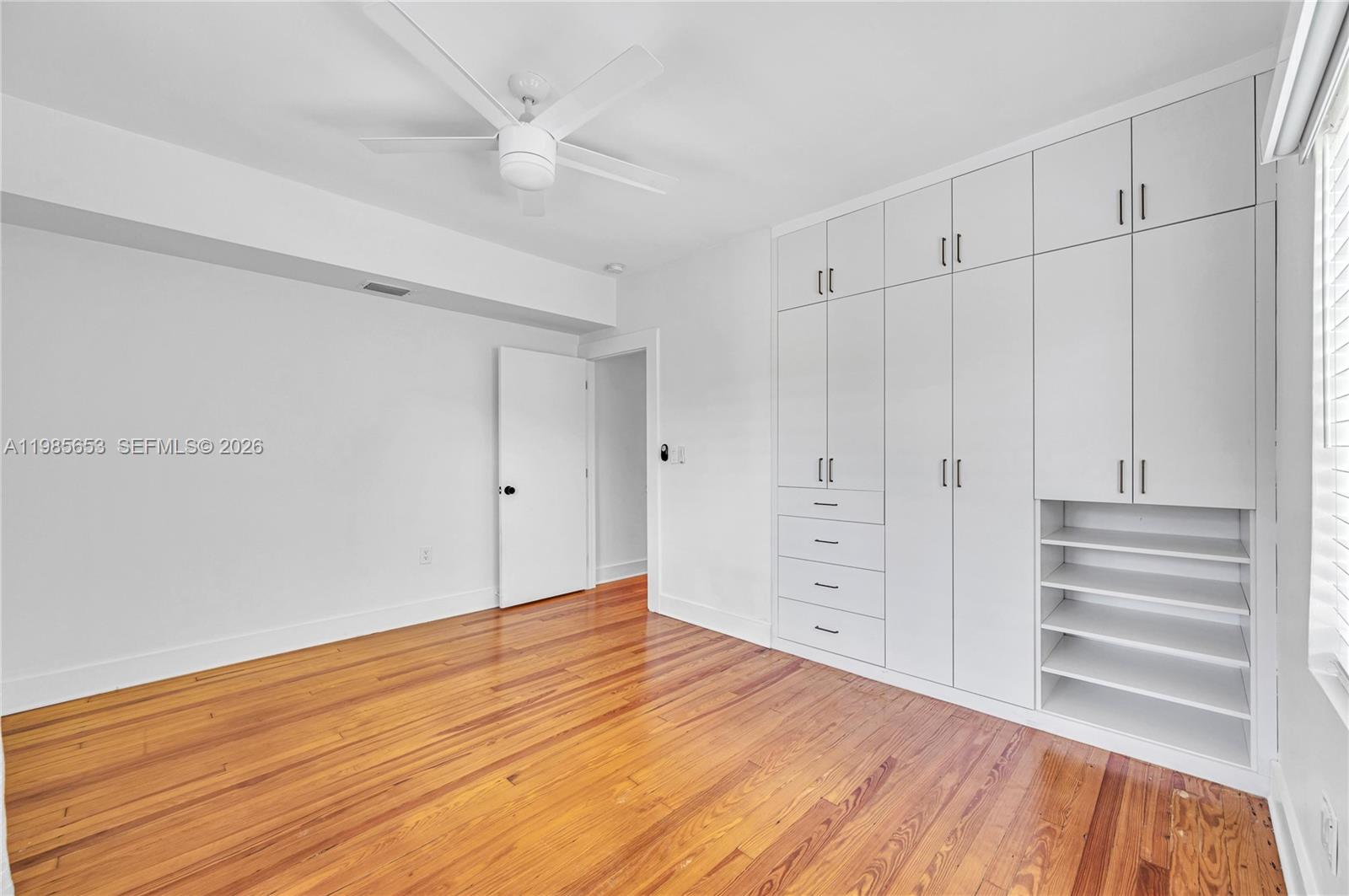   /  2736 кв.футов $ 2026-03-19 0 Фото