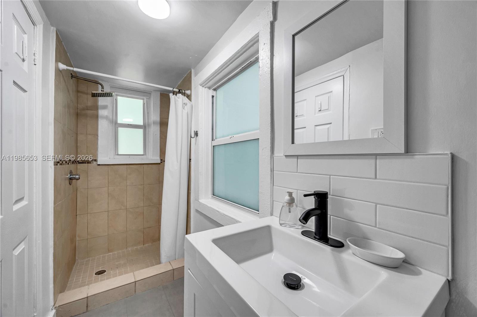   /  2736 кв.футов $ 2026-03-19 0 Фото