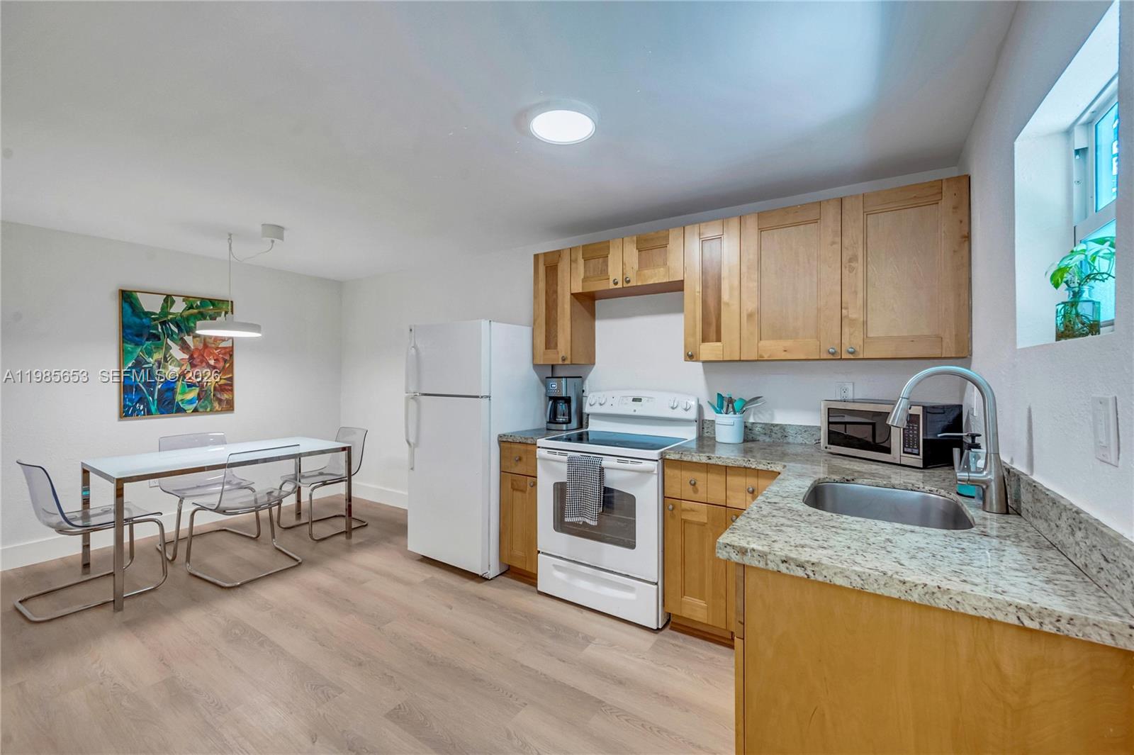   /  2736 кв.футов $ 2026-03-19 0 Фото