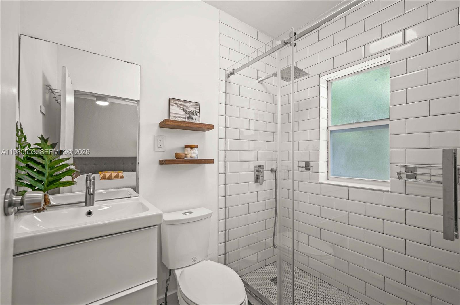   /  2736 кв.футов $ 2026-03-19 0 Фото