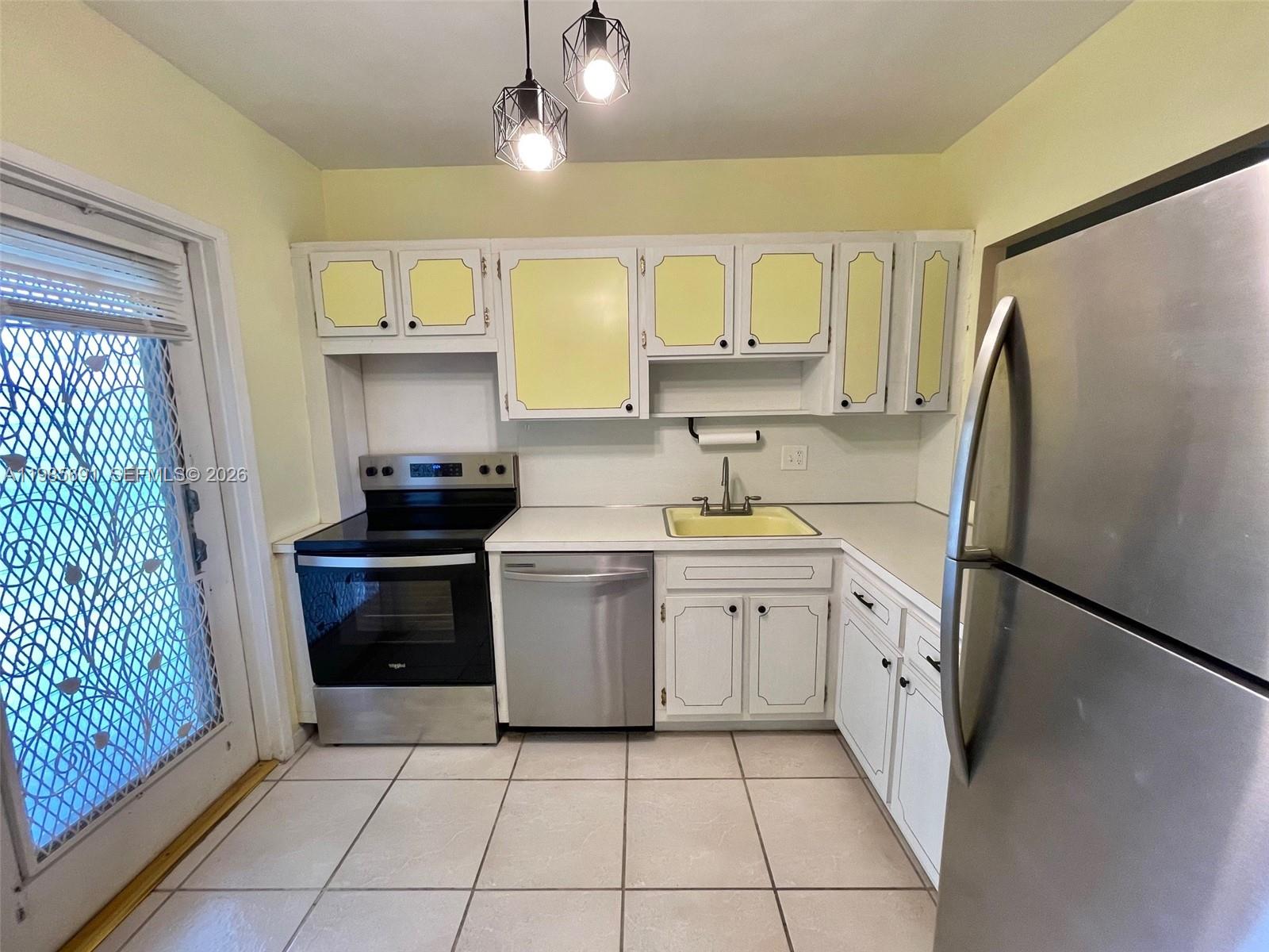 See details 308 1 / 2 744 sq. ft. $ 2026-05-16 0 Photo