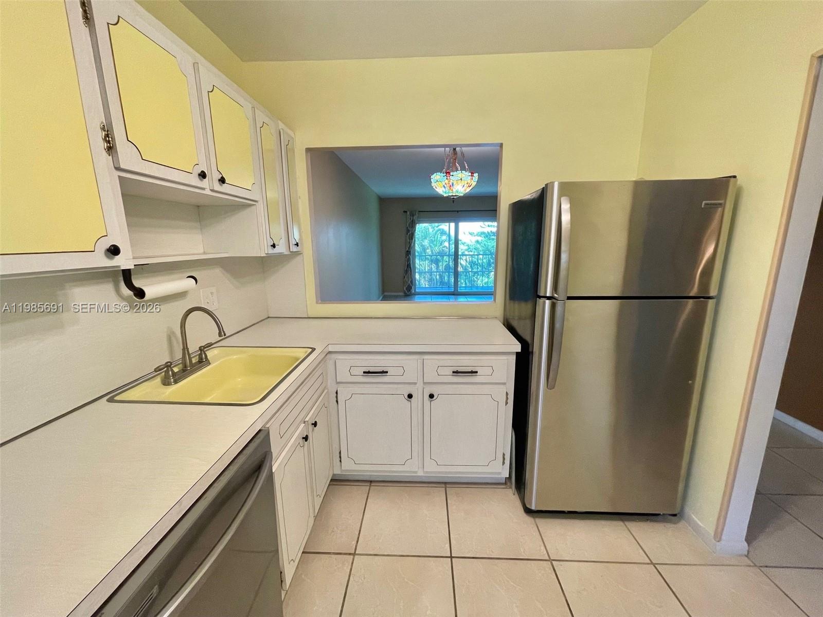 See details 308 1 / 2 744 sq. ft. $ 2026-05-16 0 Photo
