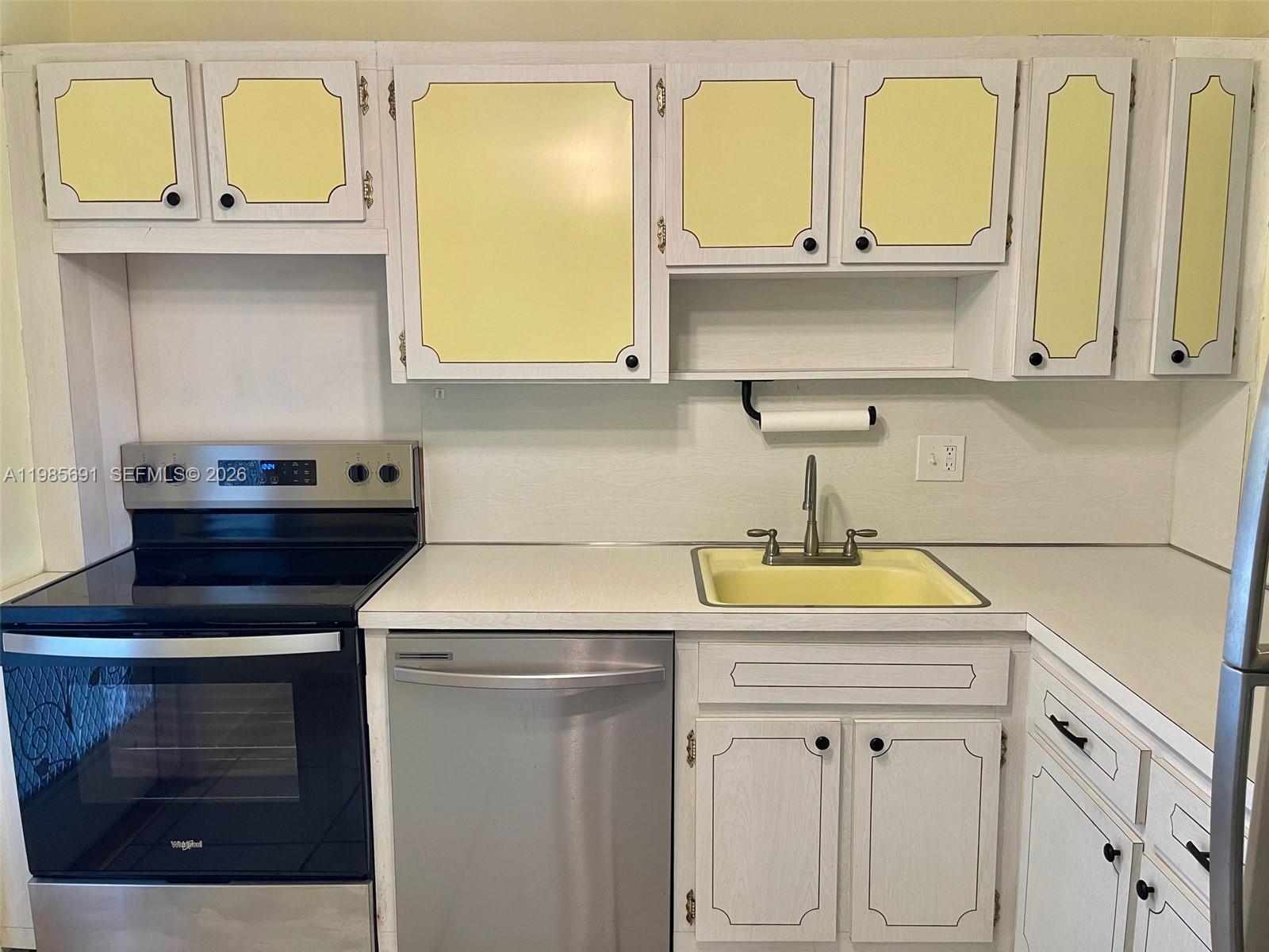 See details 308 1 / 2 744 sq. ft. $ 2026-05-16 0 Photo