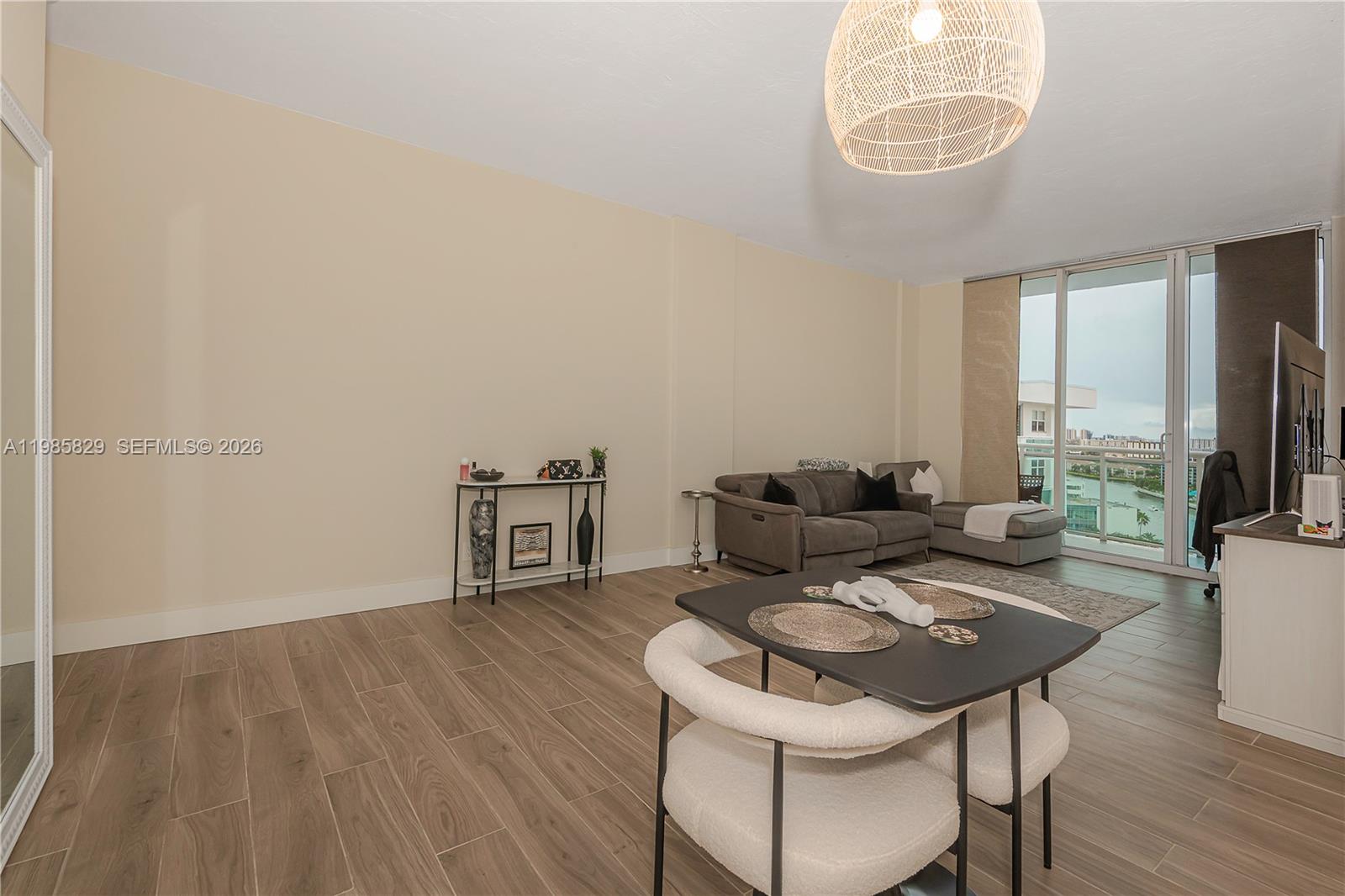 Photo of 3001 Ocean Dr  #1639, Hollywood, Florida, 33019 - 