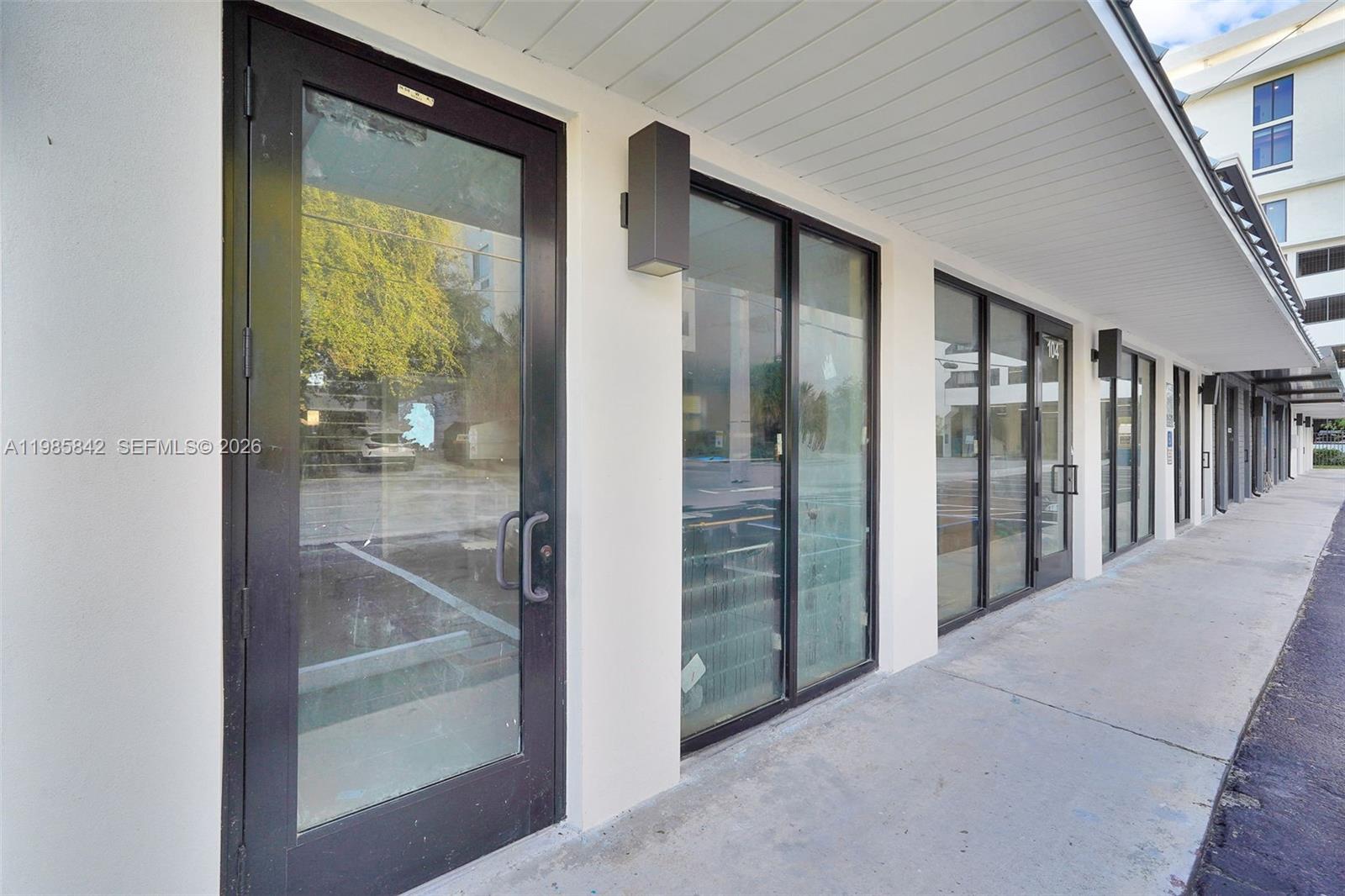   /   sq. ft. $ 2026-03-19 0 foto