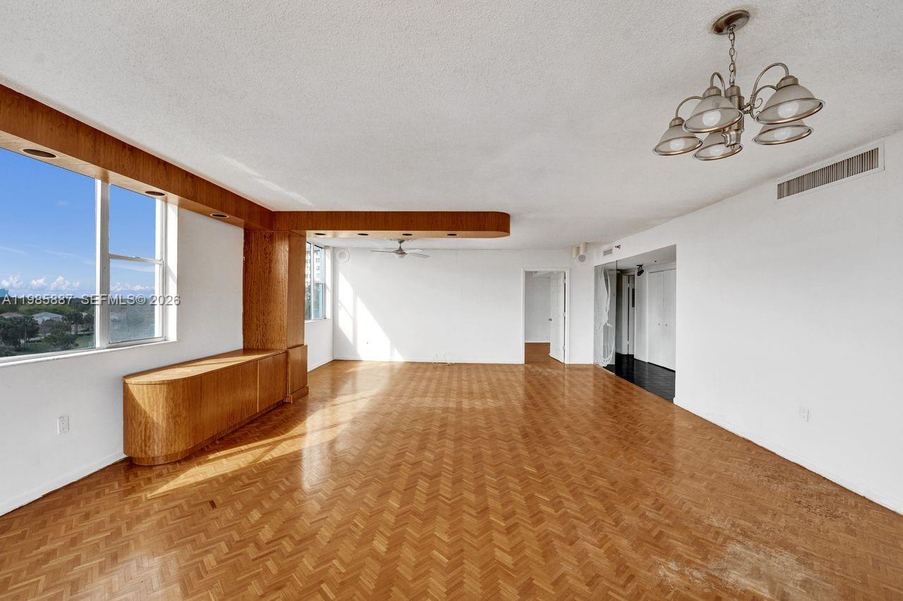 602-4 3 / 3 2200 sq. ft. $ 2026-03-19 0 Photo