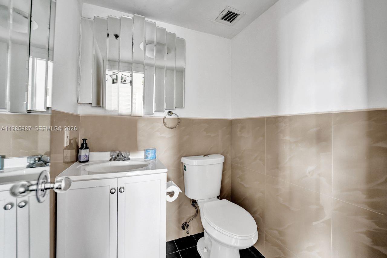 602-4 3 / 3 2200 sq. ft. $ 2026-03-19 0 Photo