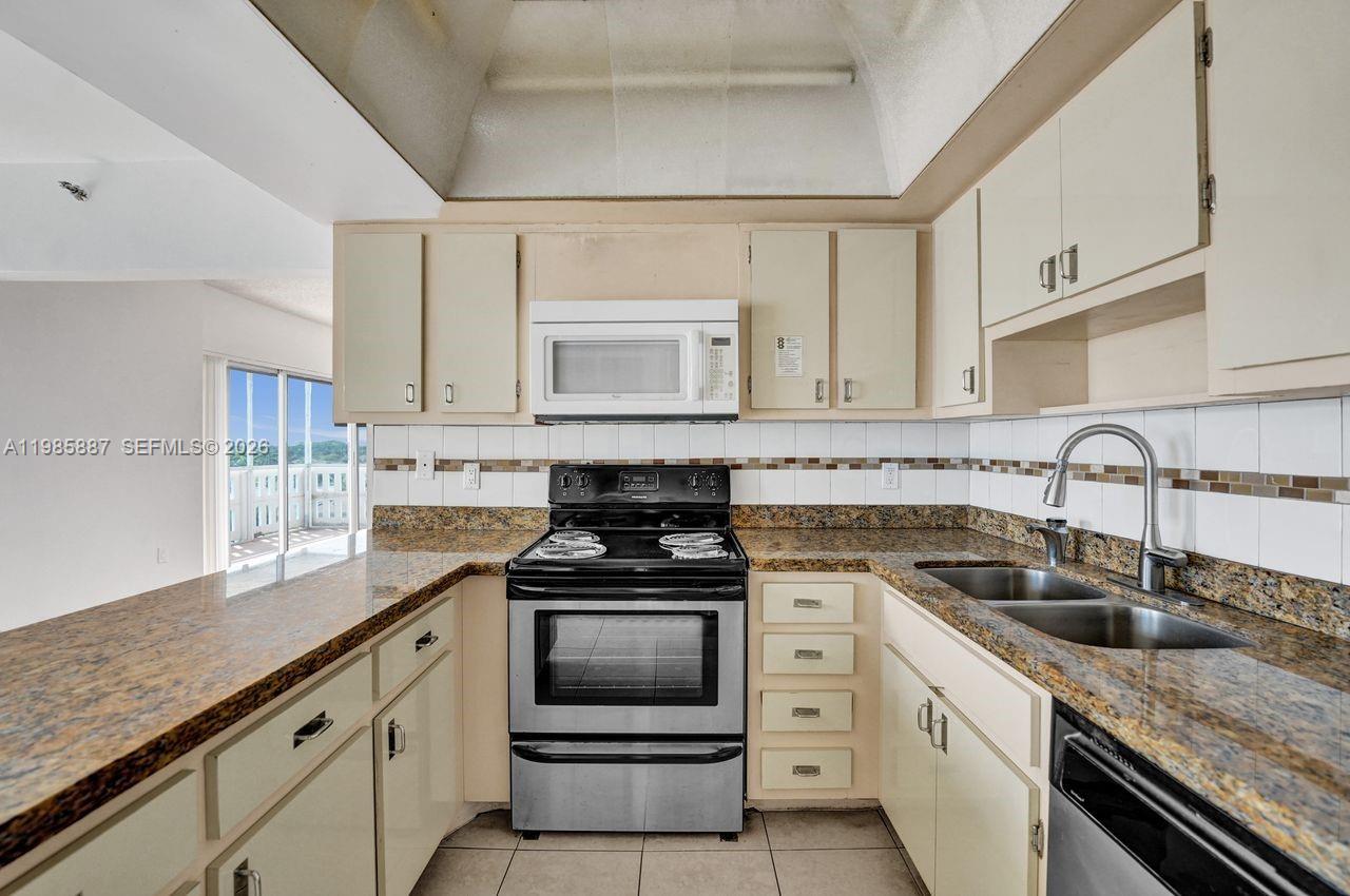 602-4 3 / 3 2200 sq. ft. $ 2026-03-19 0 Photo