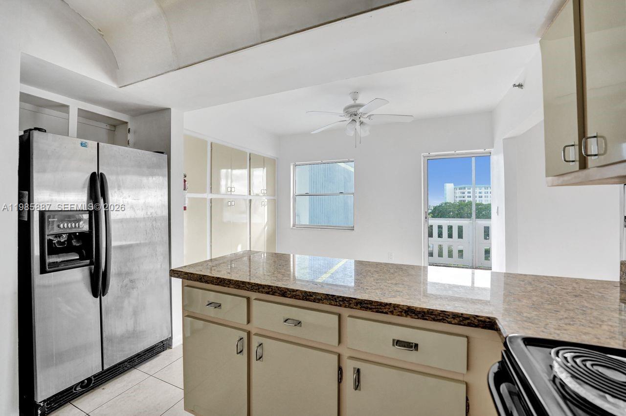 602-4 3 / 3 2200 sq. ft. $ 2026-03-19 0 Photo