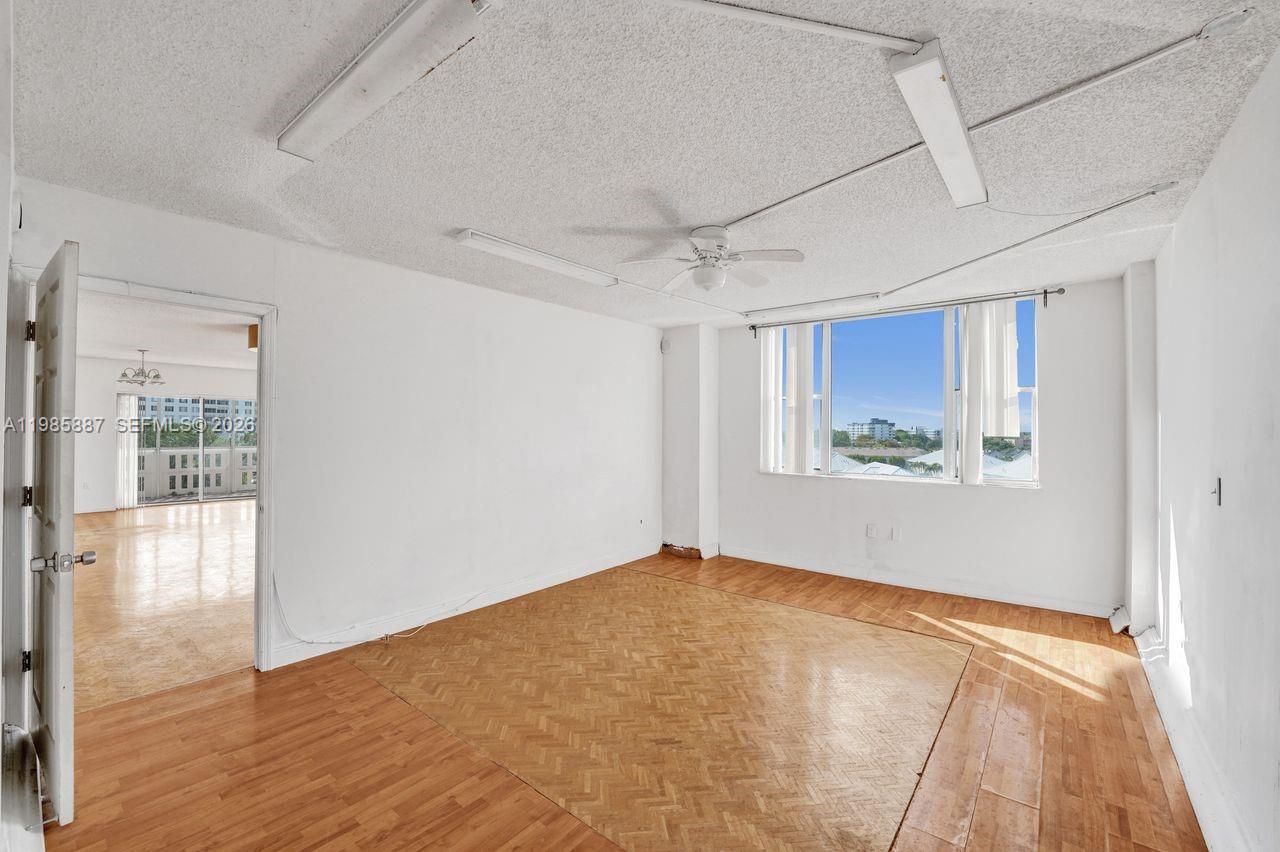 602-4 3 / 3 2200 sq. ft. $ 2026-03-19 0 Photo