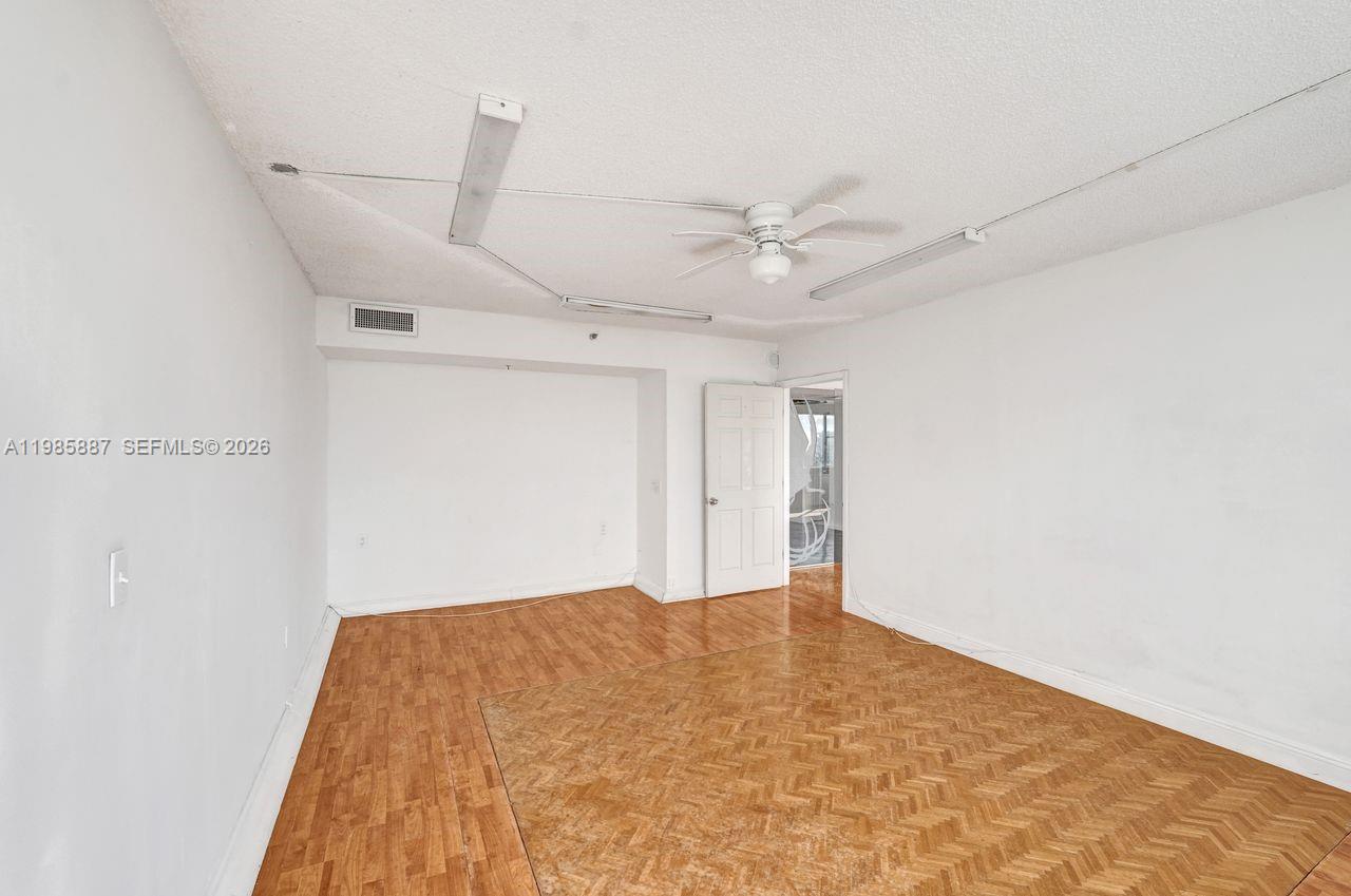 602-4 3 / 3 2200 sq. ft. $ 2026-03-19 0 Photo