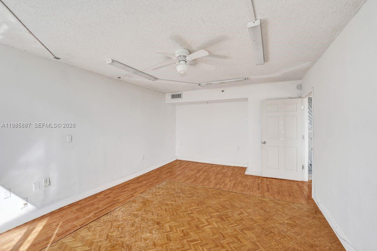 602-4 3 / 3 2200 sq. ft. $ 2026-03-19 0 Photo