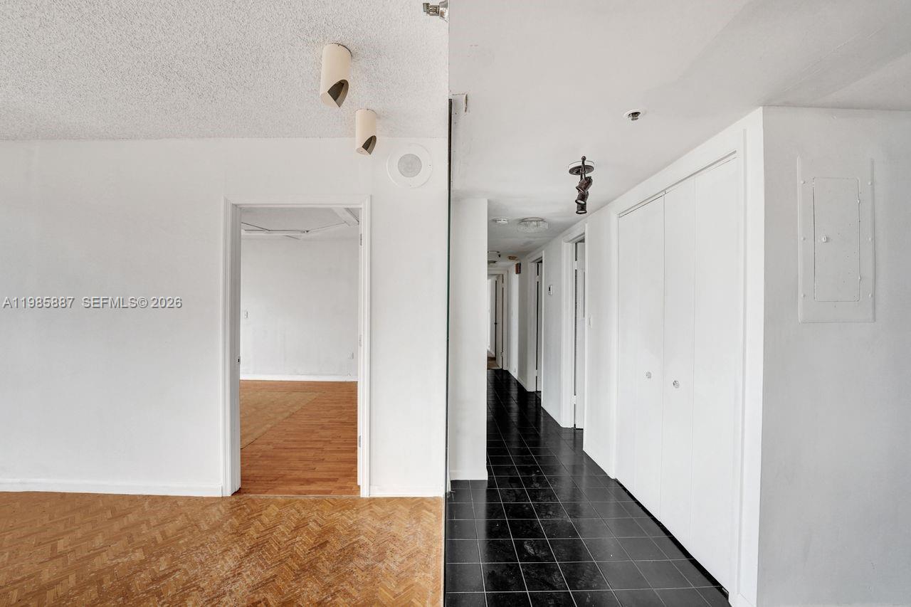 602-4 3 / 3 2200 sq. ft. $ 2026-03-19 0 Photo