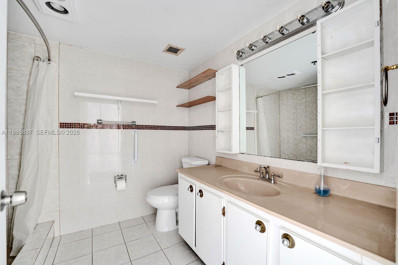 602-4 3 / 3 2200 sq. ft. $ 2026-03-19 0 Photo