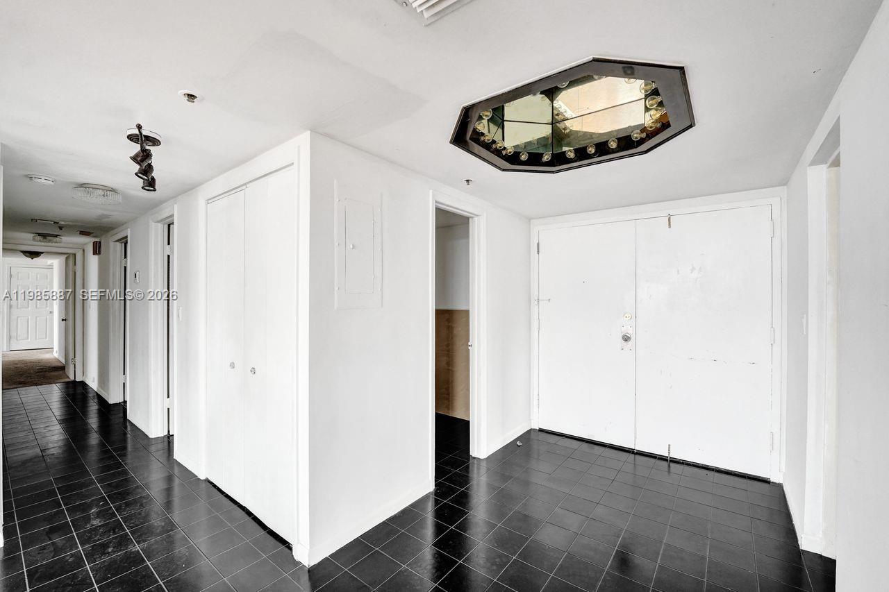 602-4 3 / 3 2200 sq. ft. $ 2026-03-19 0 Photo