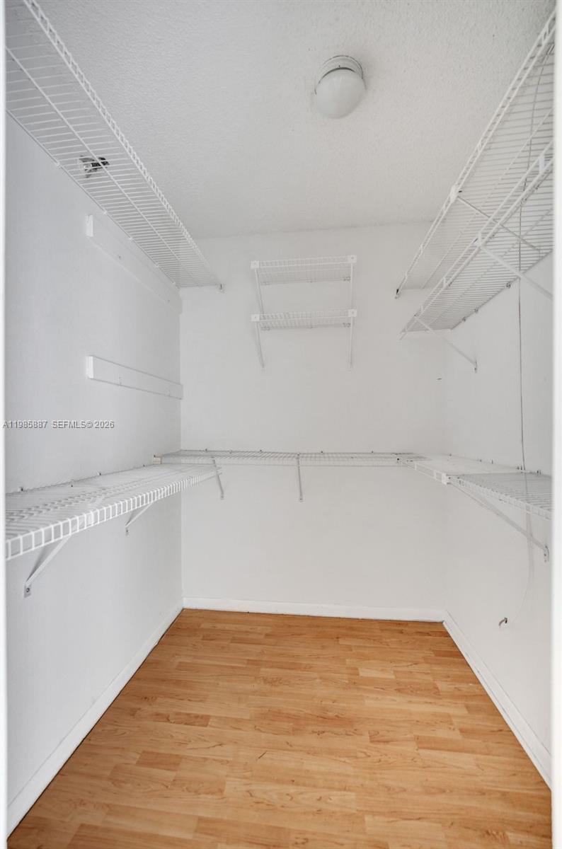 602-4 3 / 3 2200 sq. ft. $ 2026-03-19 0 Photo