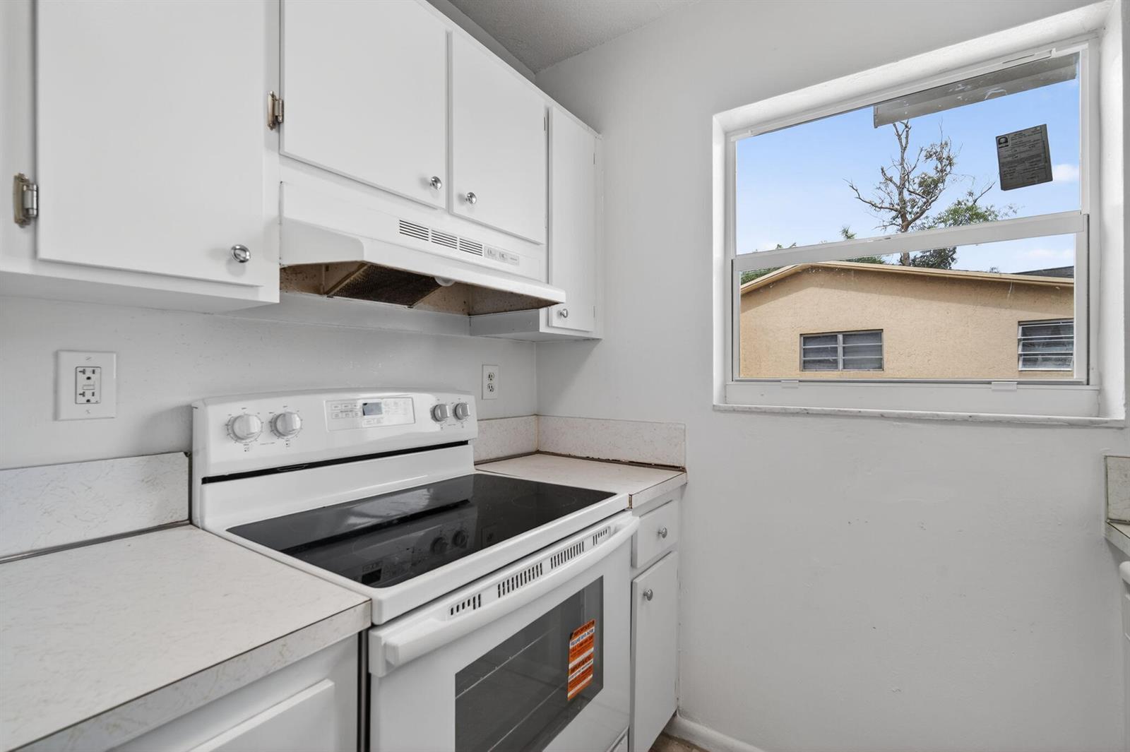 See details 1-6 / 0 sq. ft. $ 2026-06-12 0 Photo