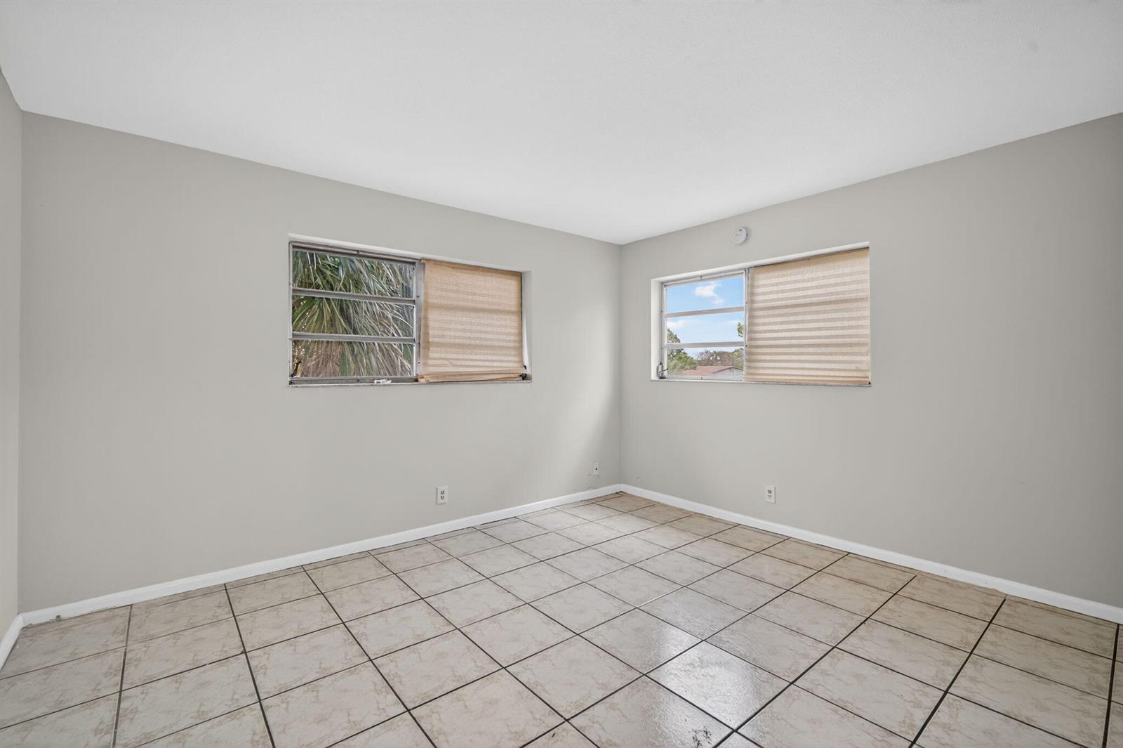 See details 1-6 / 0 sq. ft. $ 2026-06-12 0 Photo