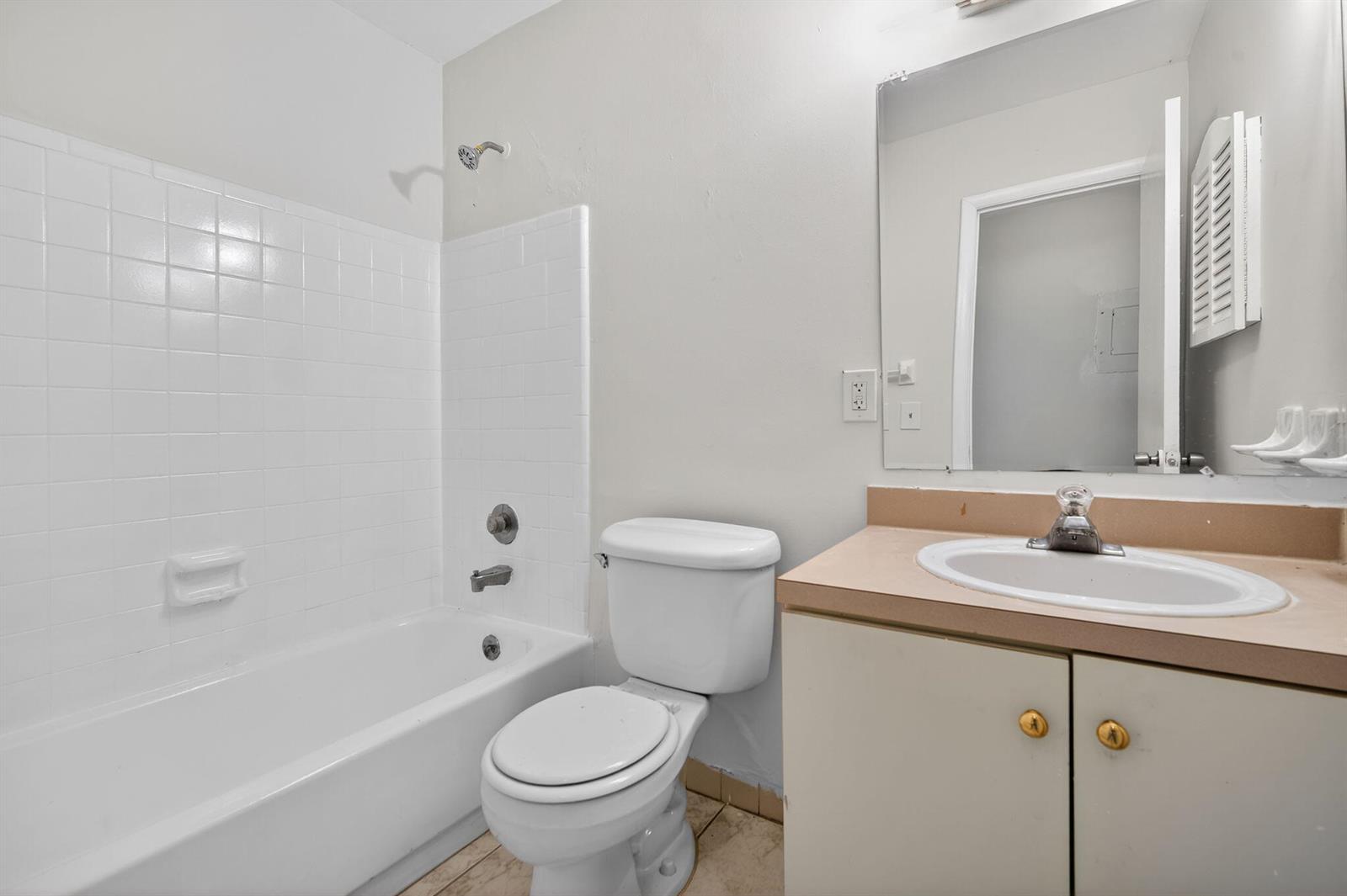 See details 1-6 / 0 sq. ft. $ 2026-06-12 0 Photo