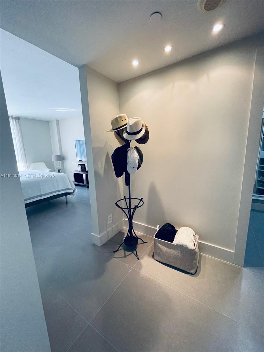 Photo of 20281 Country Club Dr  #2405, Aventura, Florida, 33180 - 