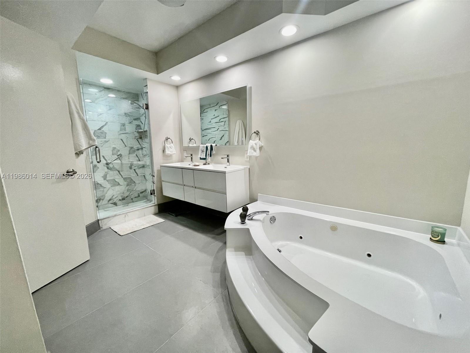 Photo of 20281 Country Club Dr  #2405, Aventura, Florida, 33180 - 