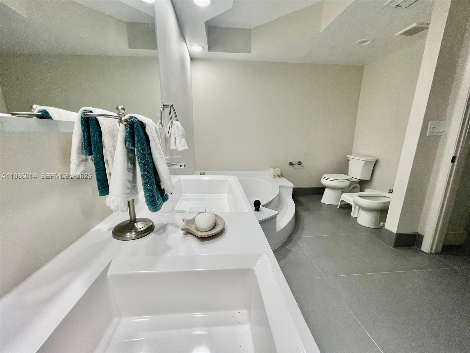 Photo of 20281 Country Club Dr  #2405, Aventura, Florida, 33180 - 