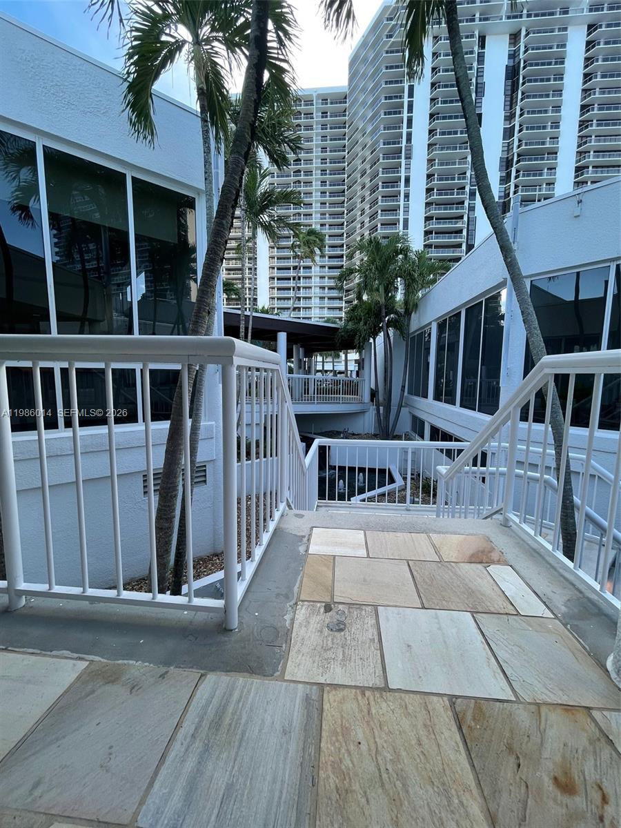 Photo of 20281 Country Club Dr  #2405, Aventura, Florida, 33180 - 