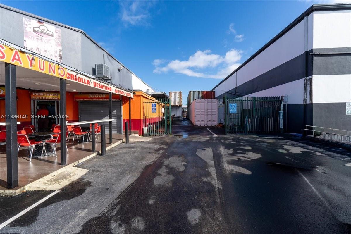   /   кв.футов $ 2026-03-19 0 Фото