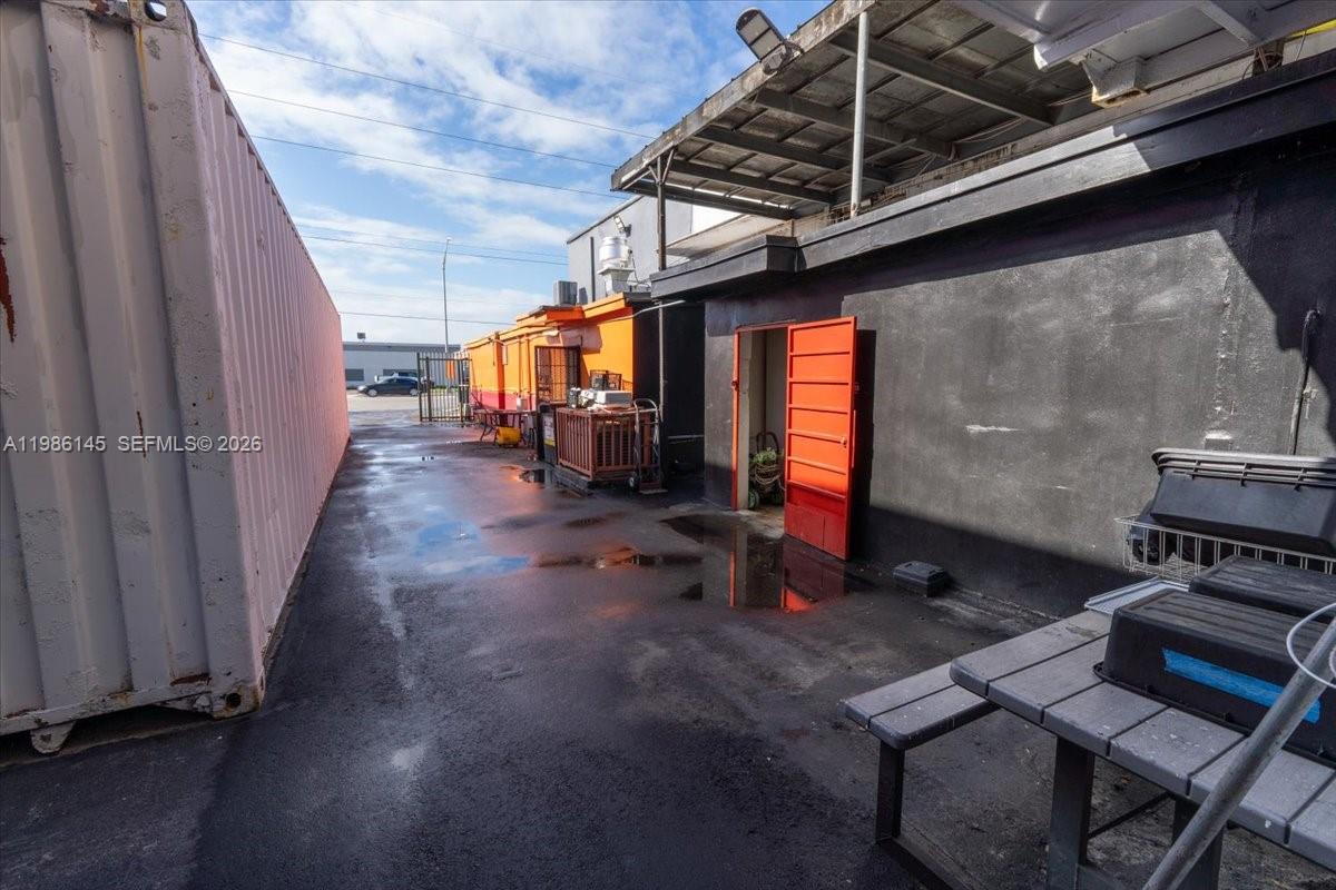   /   кв.футов $ 2026-03-19 0 Фото