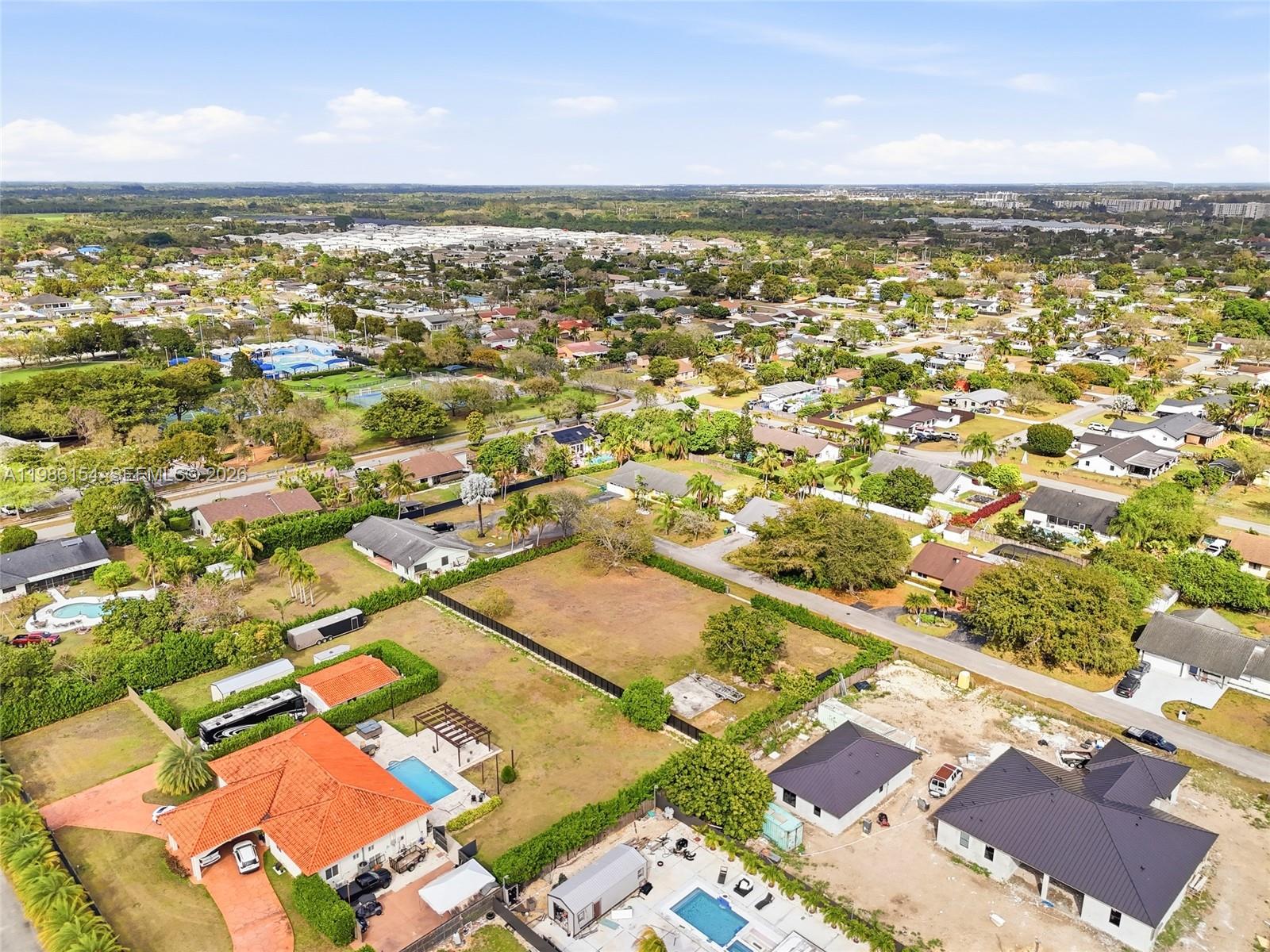   /   кв.футов $ 2026-03-19 0 Фото