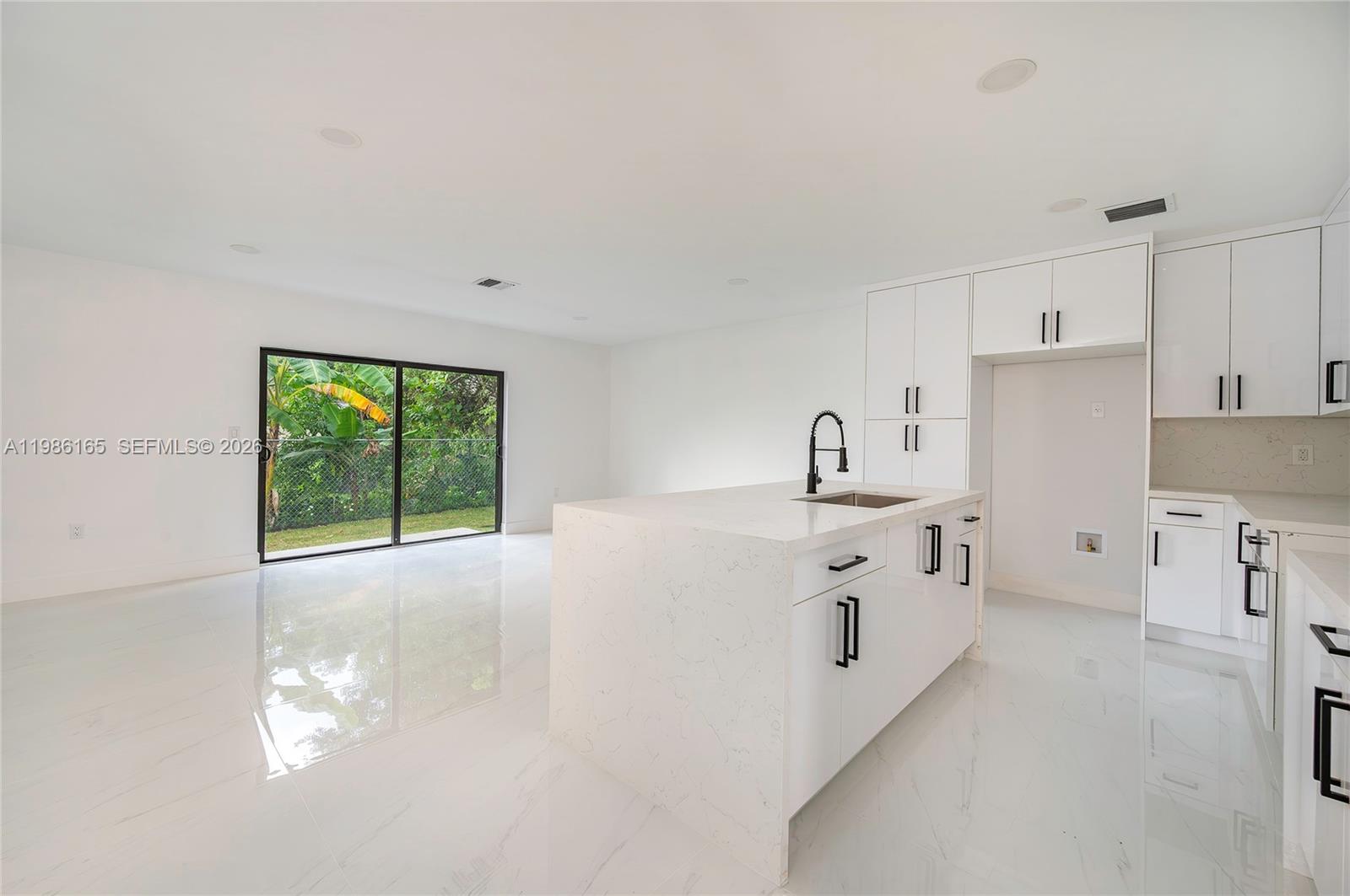   /  0 sq. ft. $ 2026-03-19 0 foto