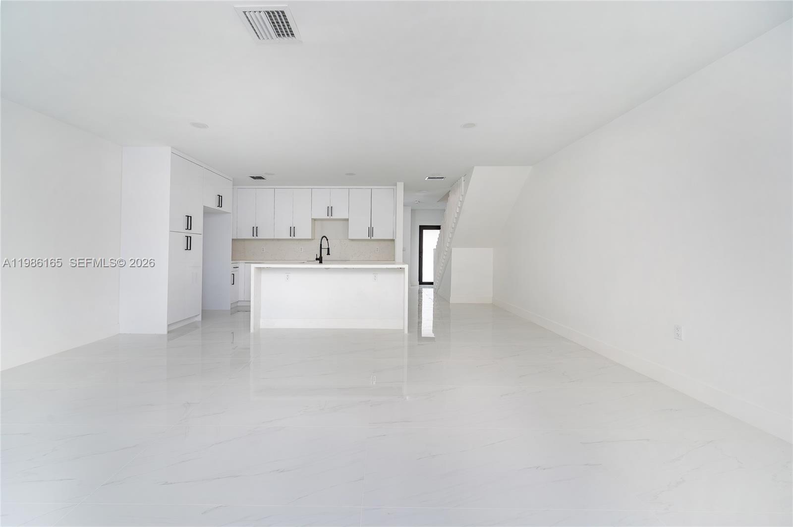   /  0 sq. ft. $ 2026-03-19 0 foto