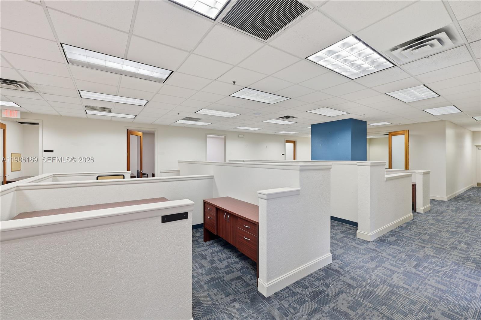   /   кв.футов $ 2026-03-19 0 Фото