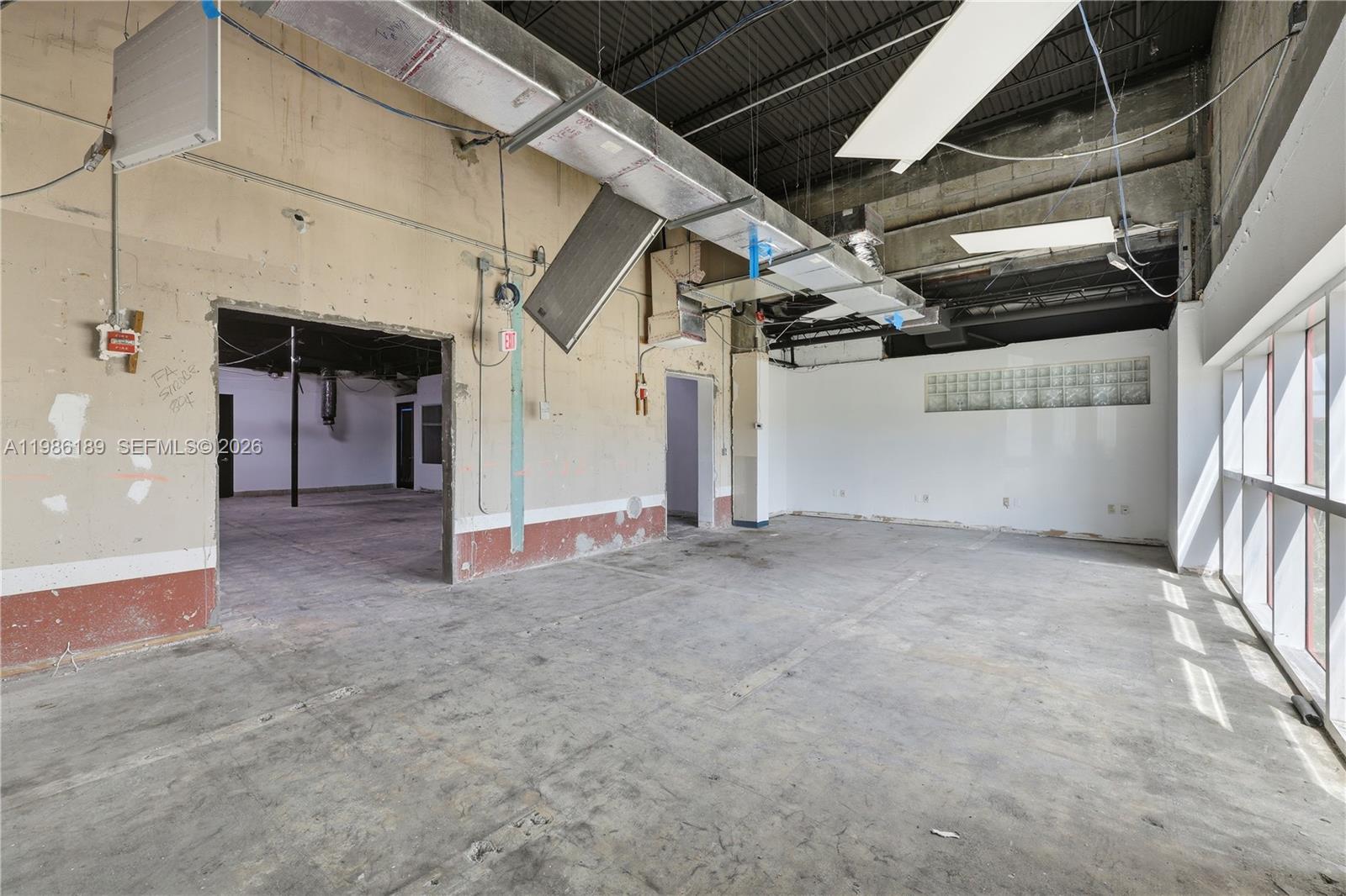   /   кв.футов $ 2026-03-19 0 Фото