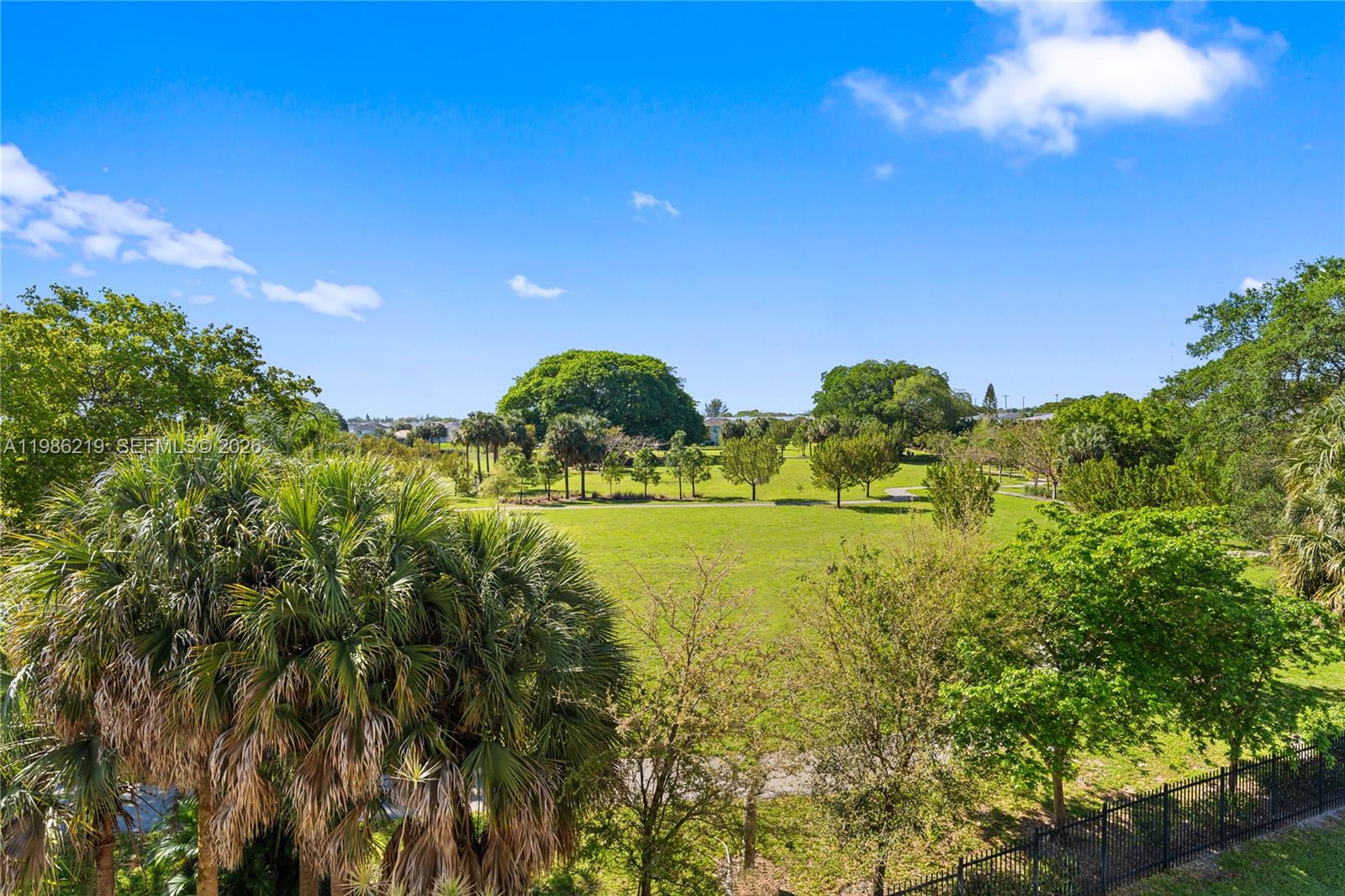 408 2 / 2 992 sq. ft. $ 2026-03-19 0 foto