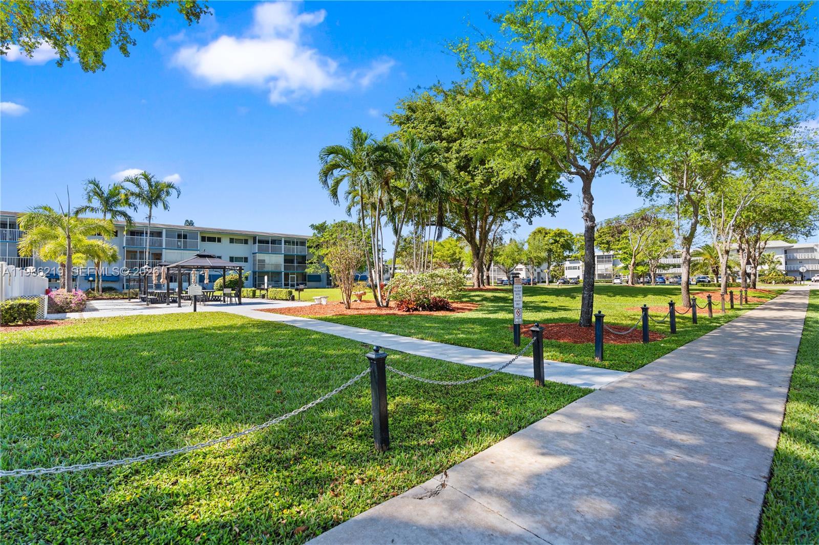 408 2 / 2 992 sq. ft. $ 2026-03-19 0 foto