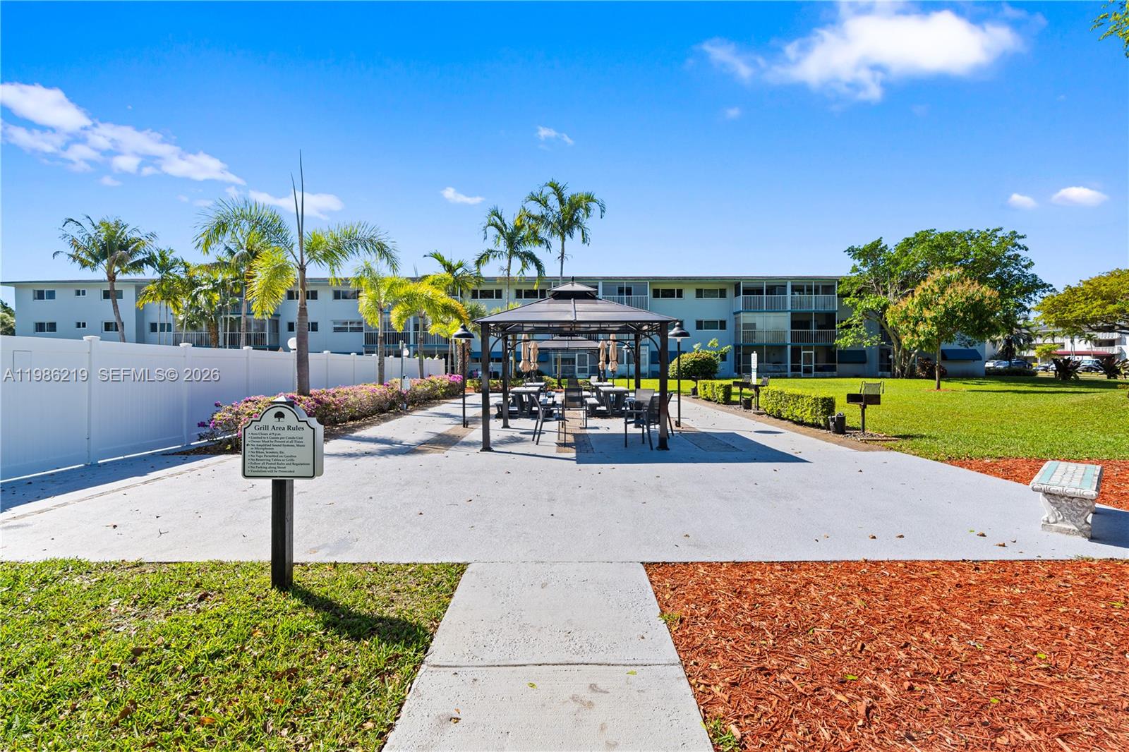 408 2 / 2 992 sq. ft. $ 2026-03-19 0 foto